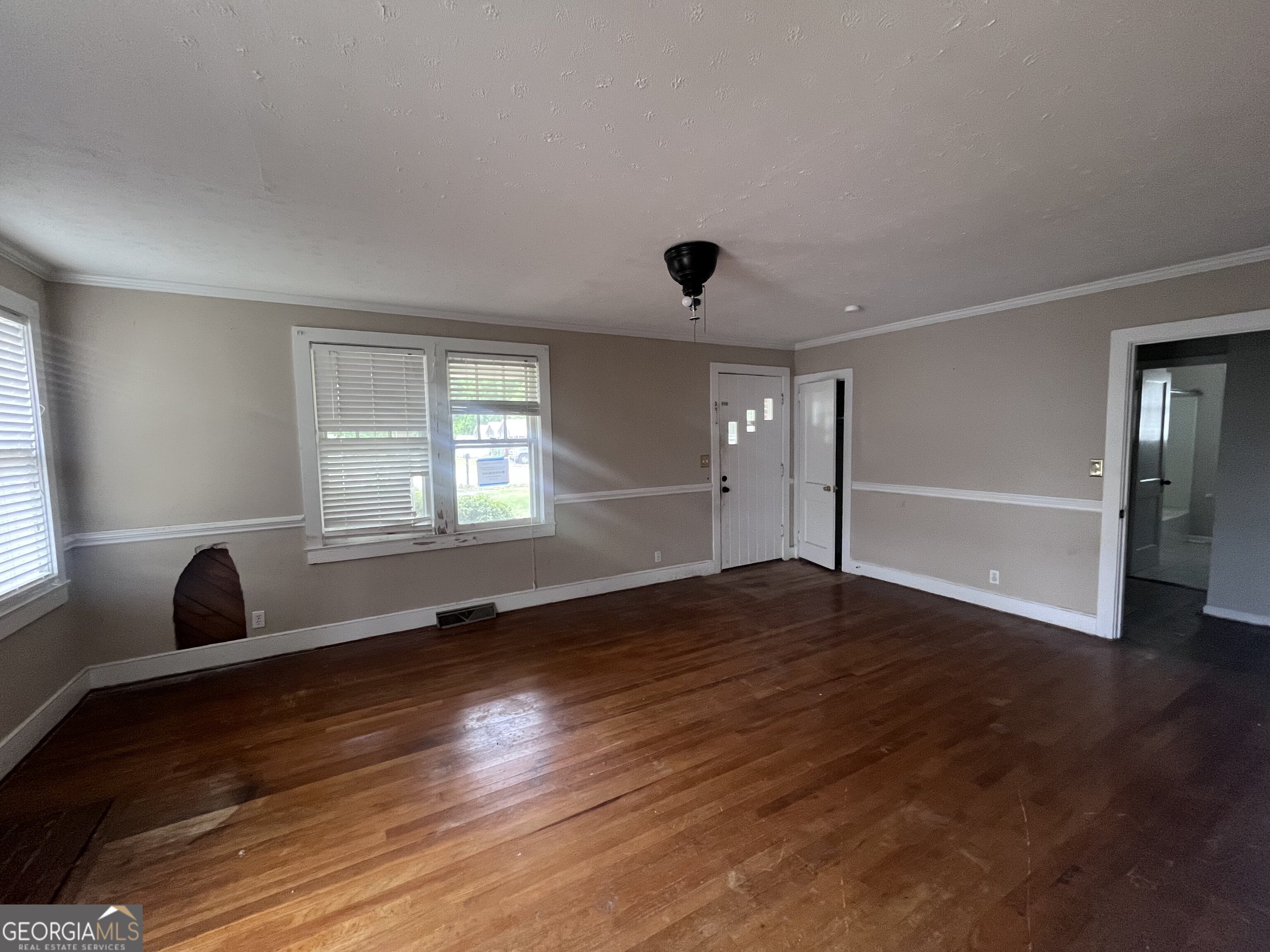 211 Gordon Street Property Photo 5