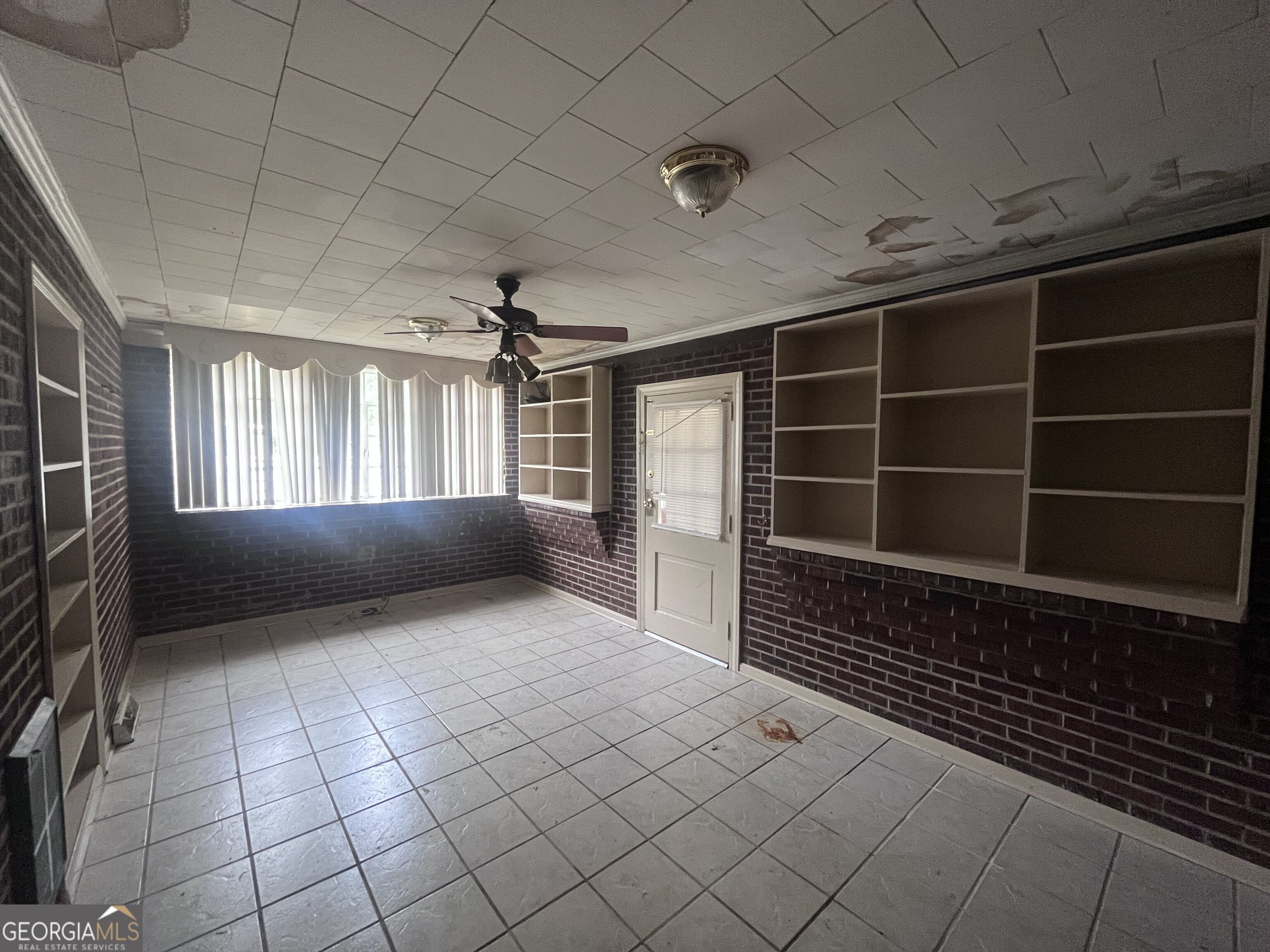 211 Gordon Street Property Photo 9
