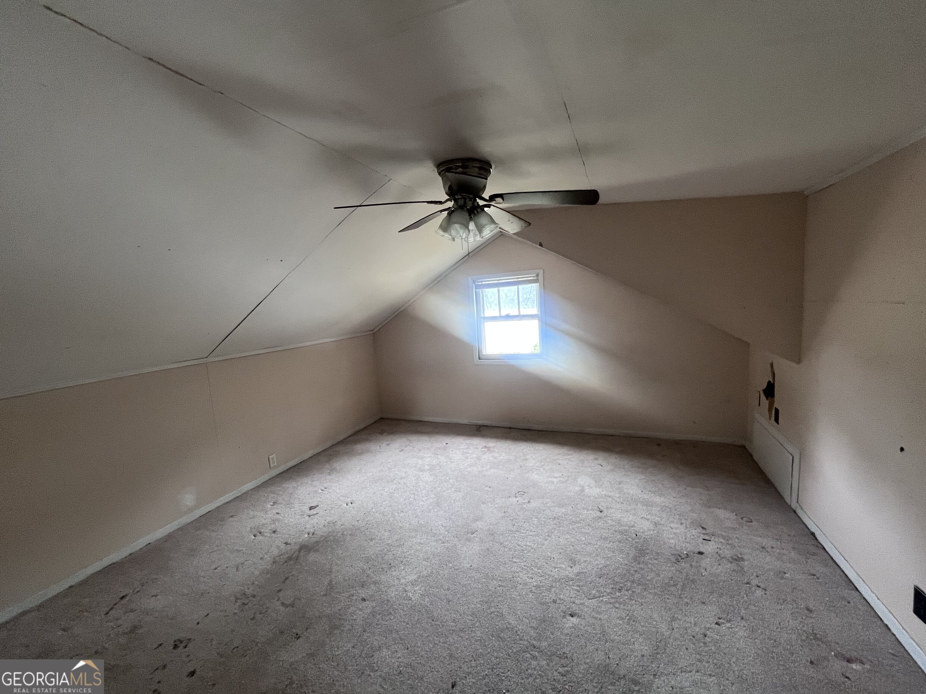 211 Gordon Street Property Photo 16