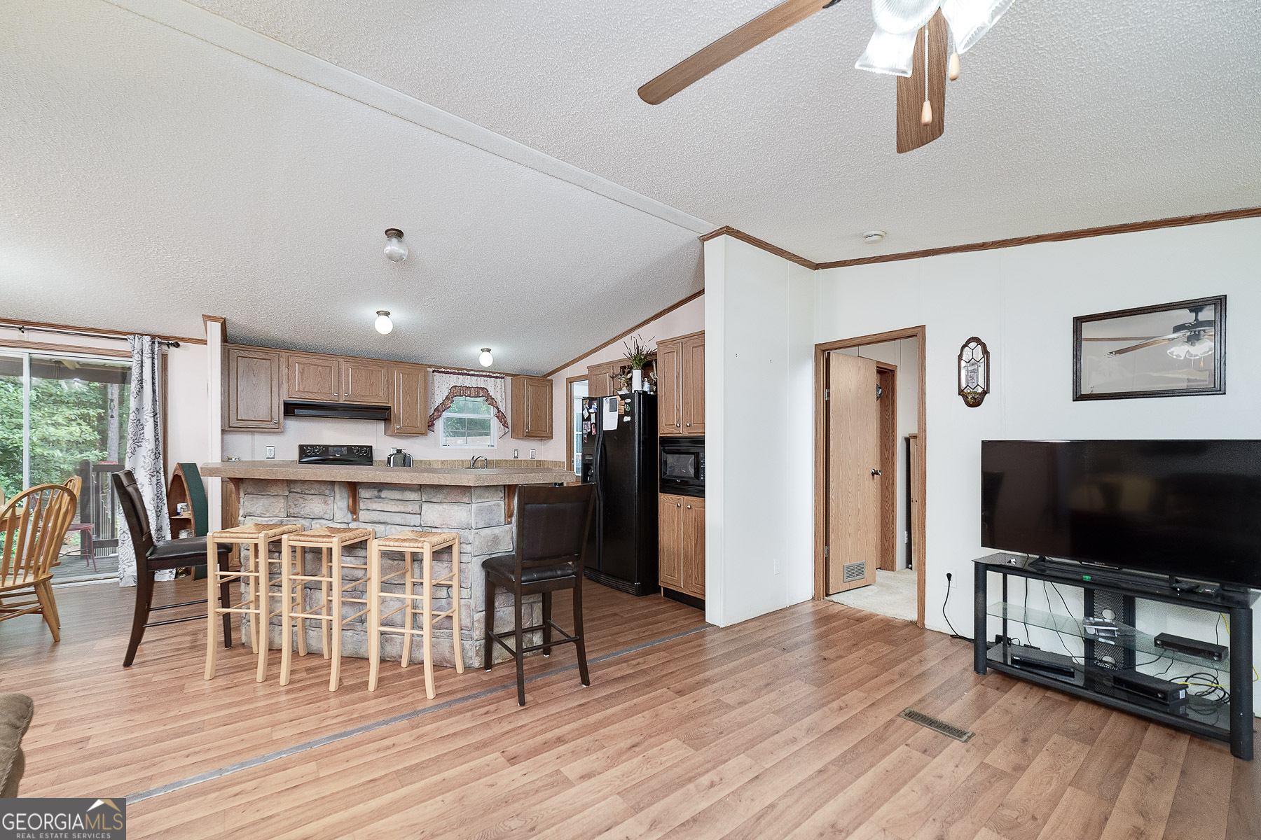 450 Lakeshore Drive Property Photo 13