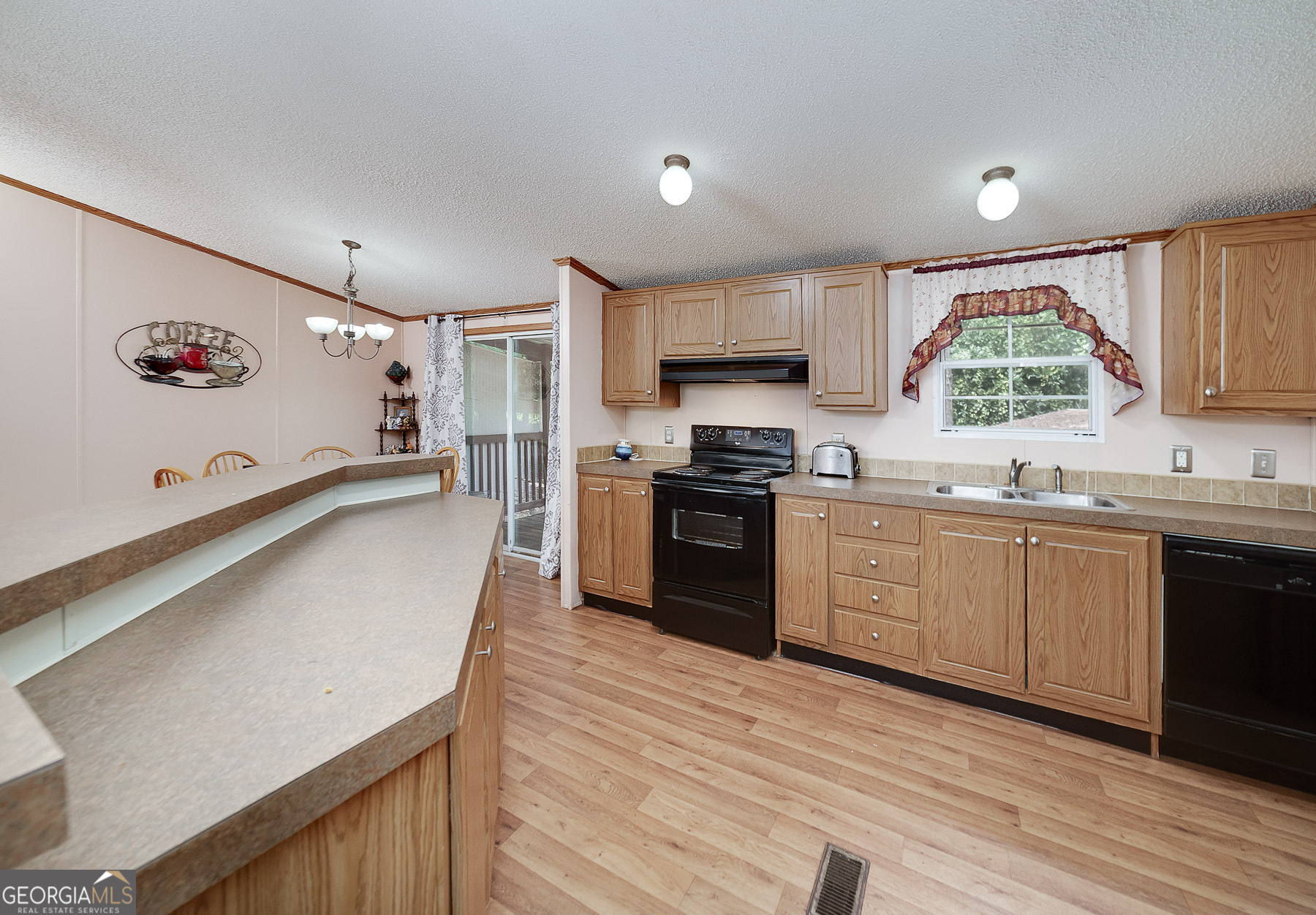 450 Lakeshore Drive Property Photo 15