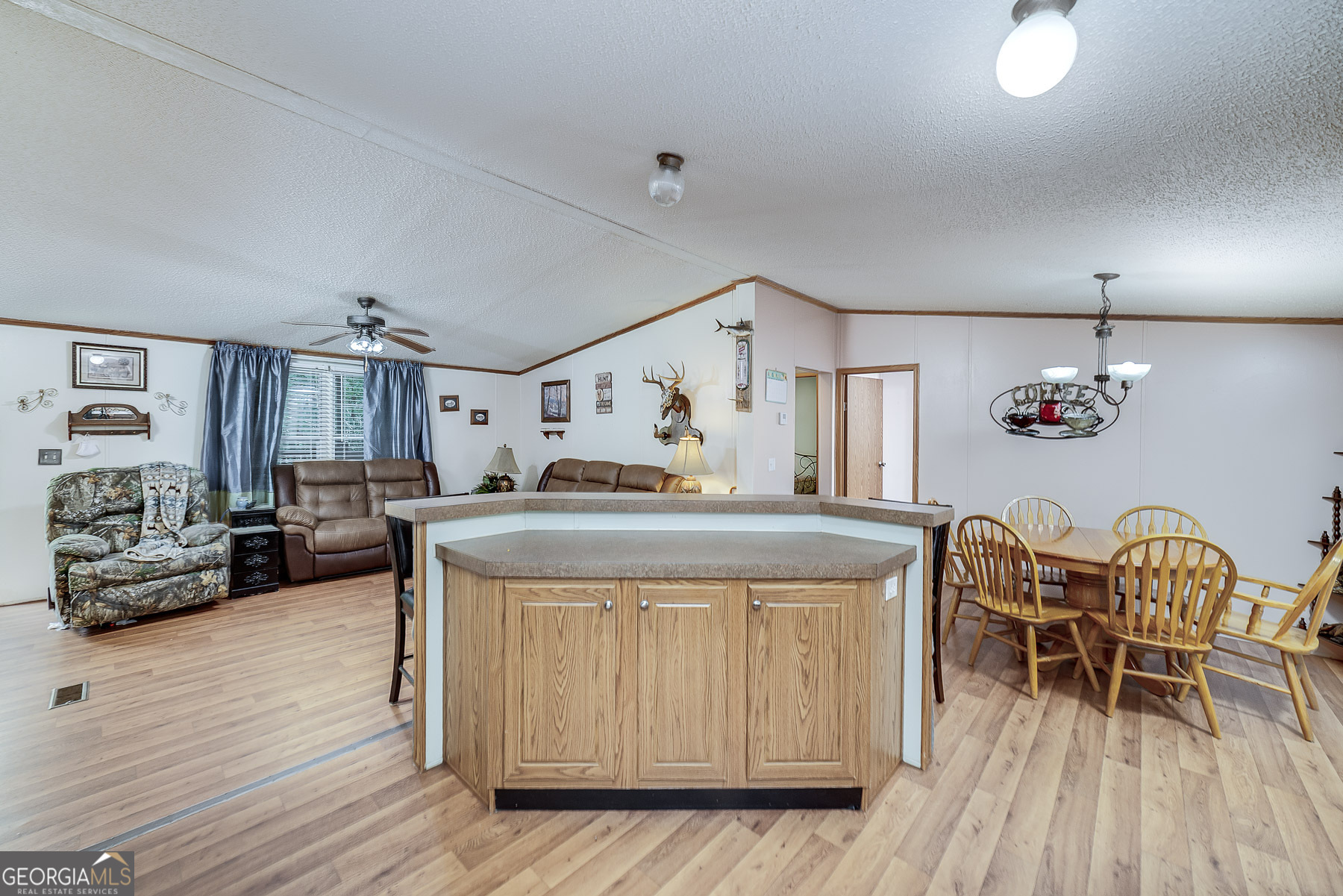 450 Lakeshore Drive Property Photo 17