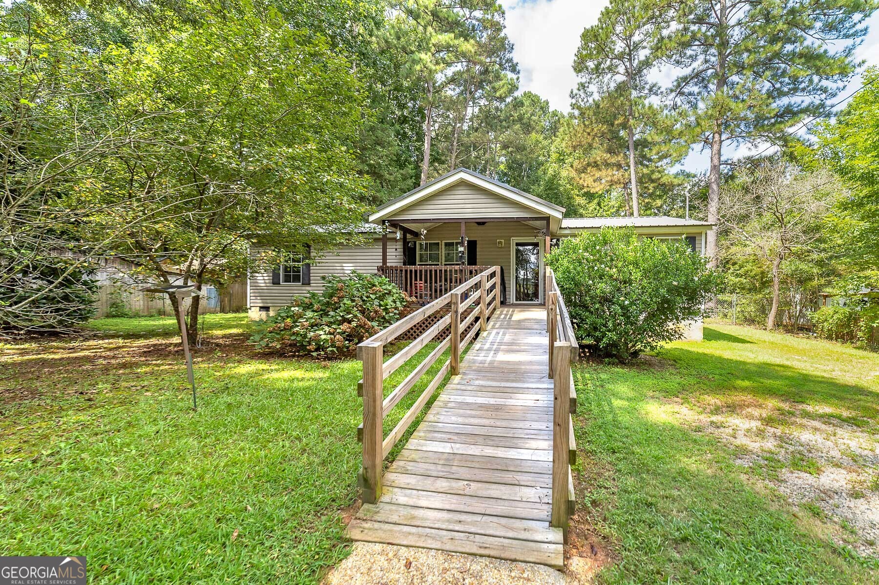 450 Lakeshore Drive Property Photo 28