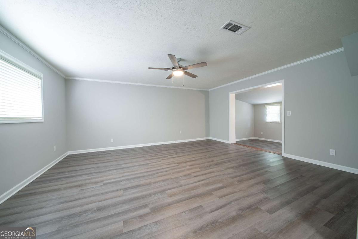 6040 Luna Drive Property Photo 13