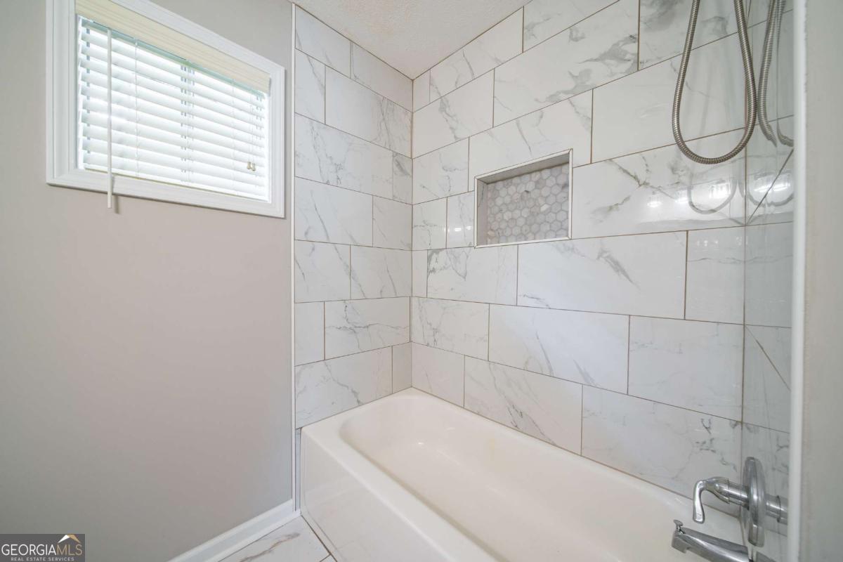 6040 Luna Drive Property Photo 17