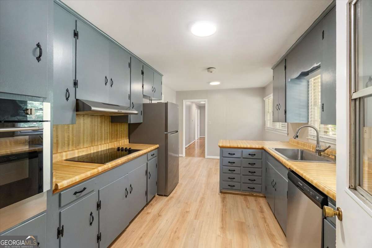 265 Ferncliff Drive Property Photo 4