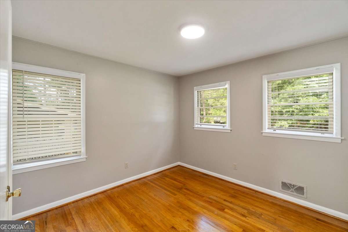 265 Ferncliff Drive Property Photo 18