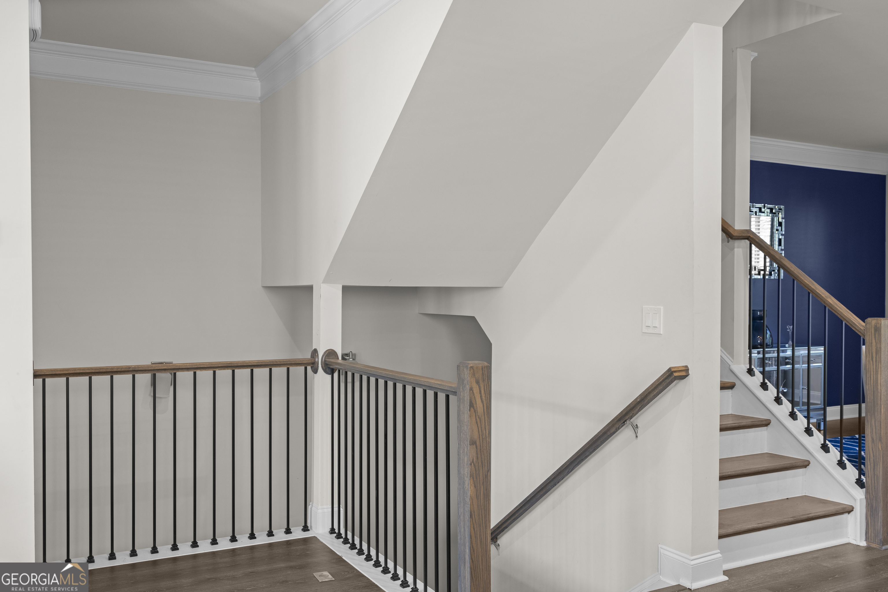 2042 Violet Lane Property Photo 7
