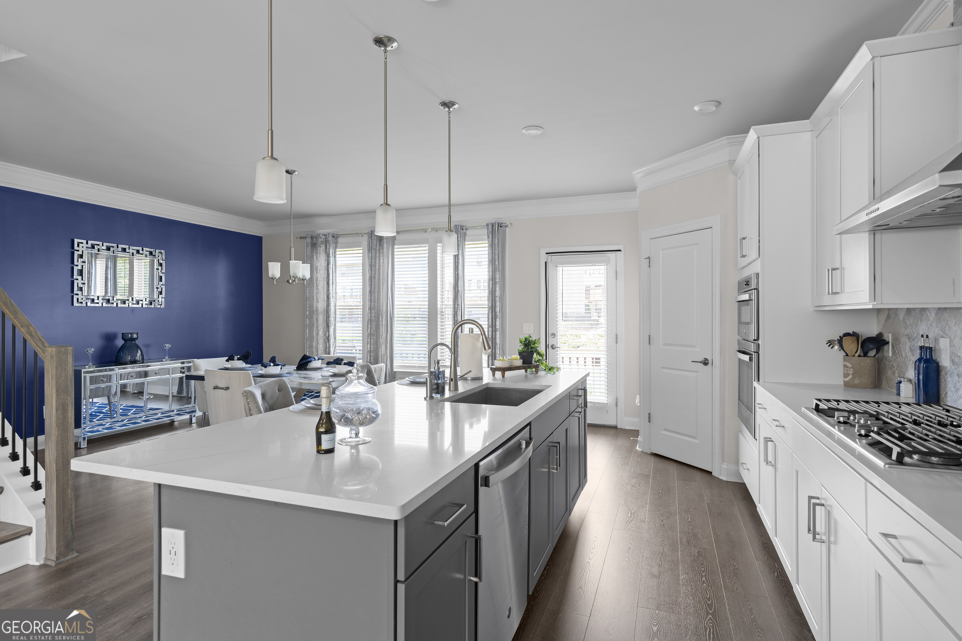 2042 Violet Lane Property Photo 13