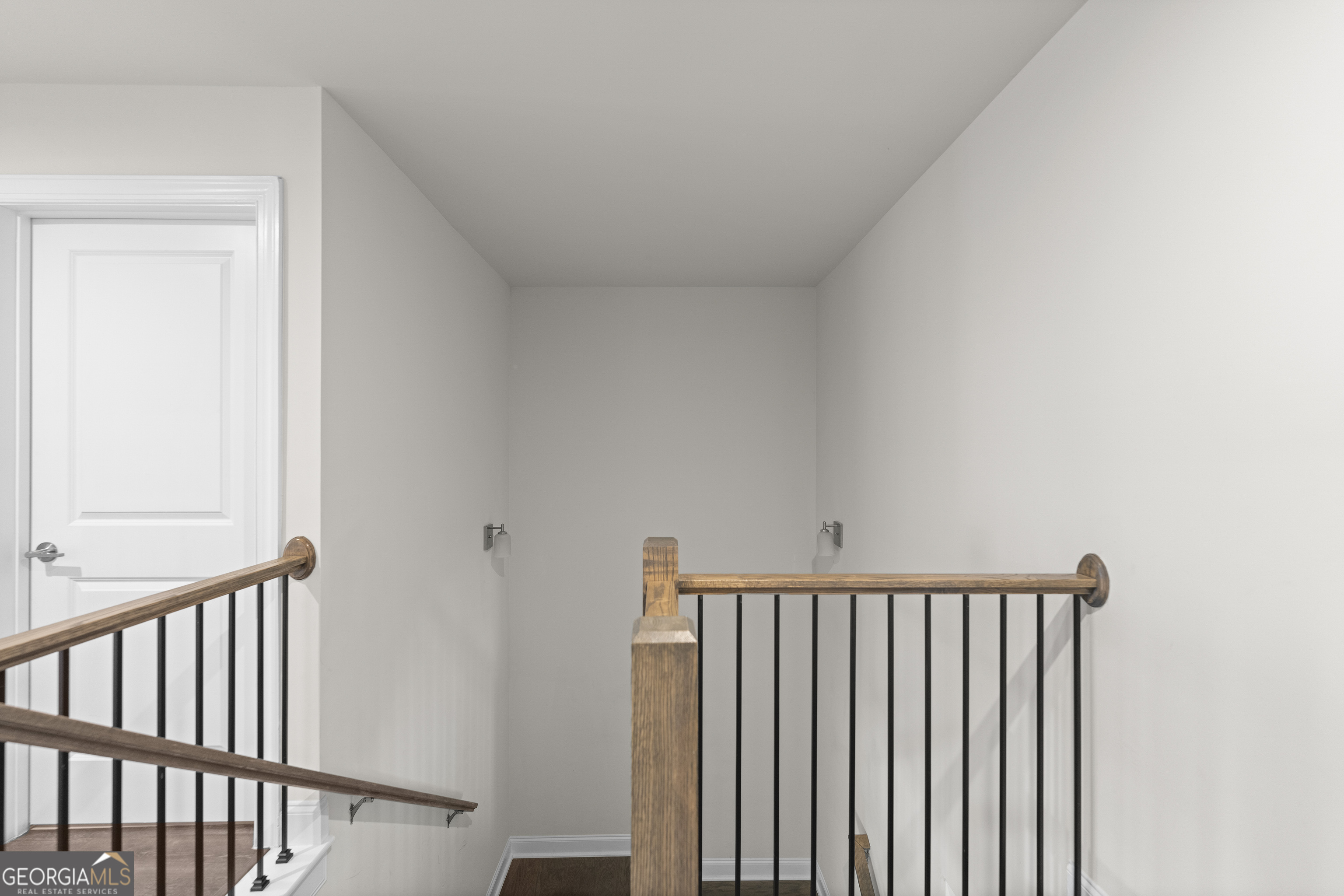 2042 Violet Lane Property Photo 34