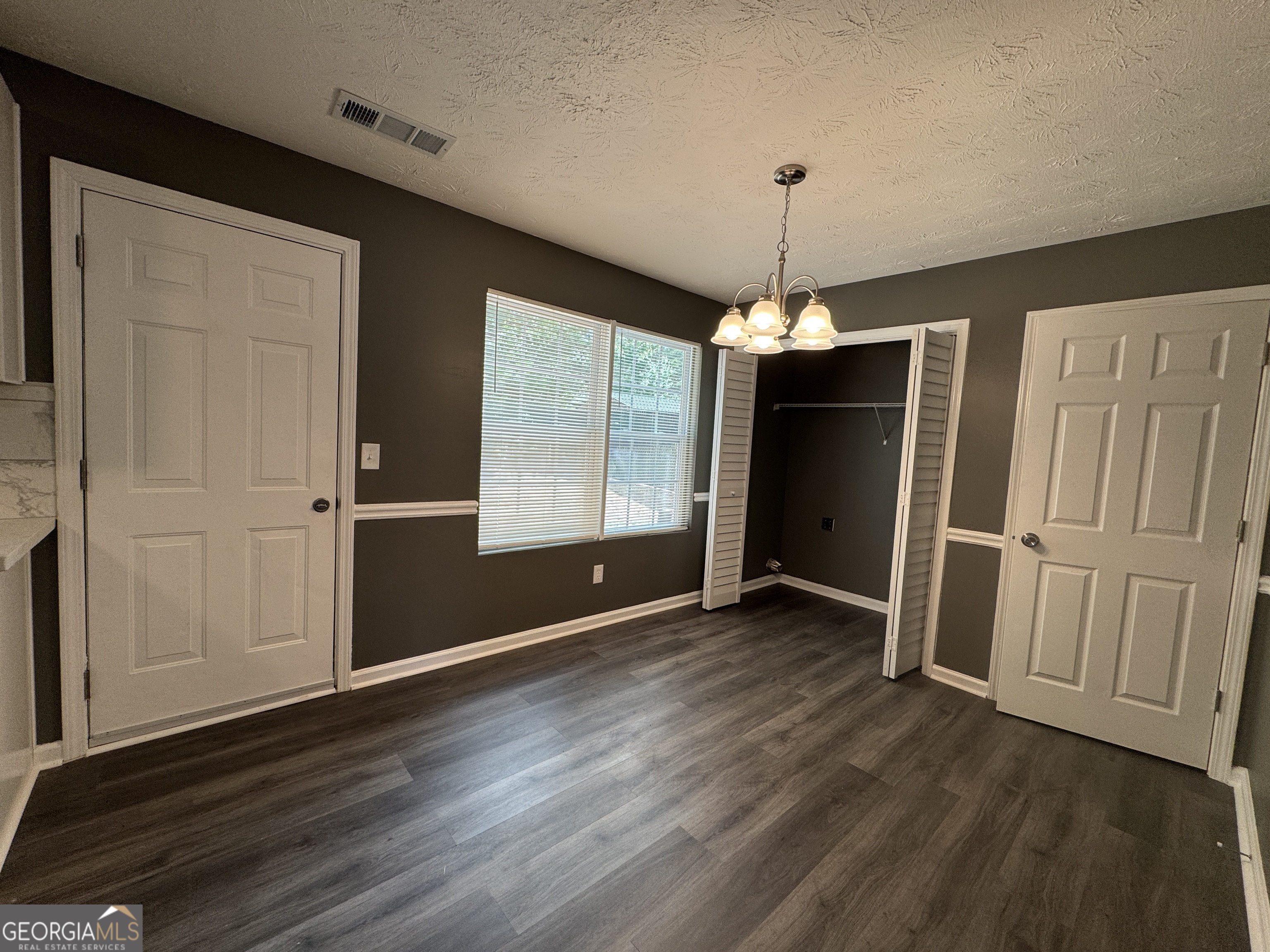 330 Crestfield Circle Property Photo 5