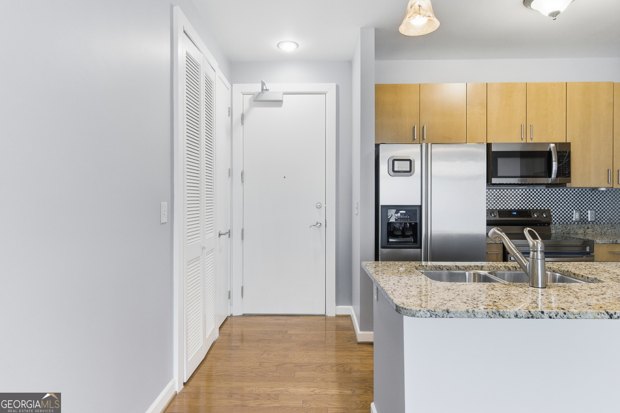 711 Cosmopolitan Drive Ne # 213 Property Photo 1