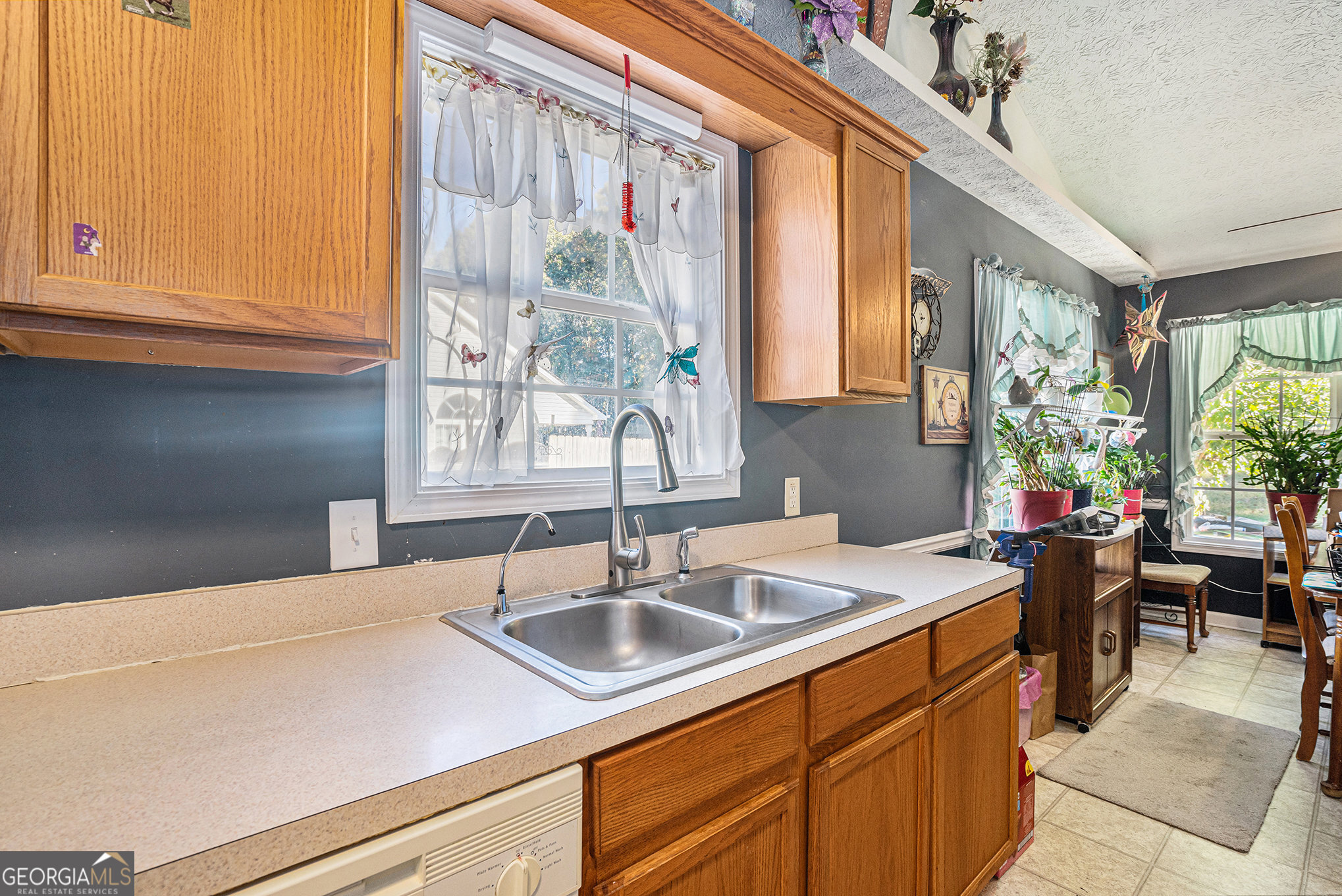 421 Arrowhatchee Drive Property Photo 3