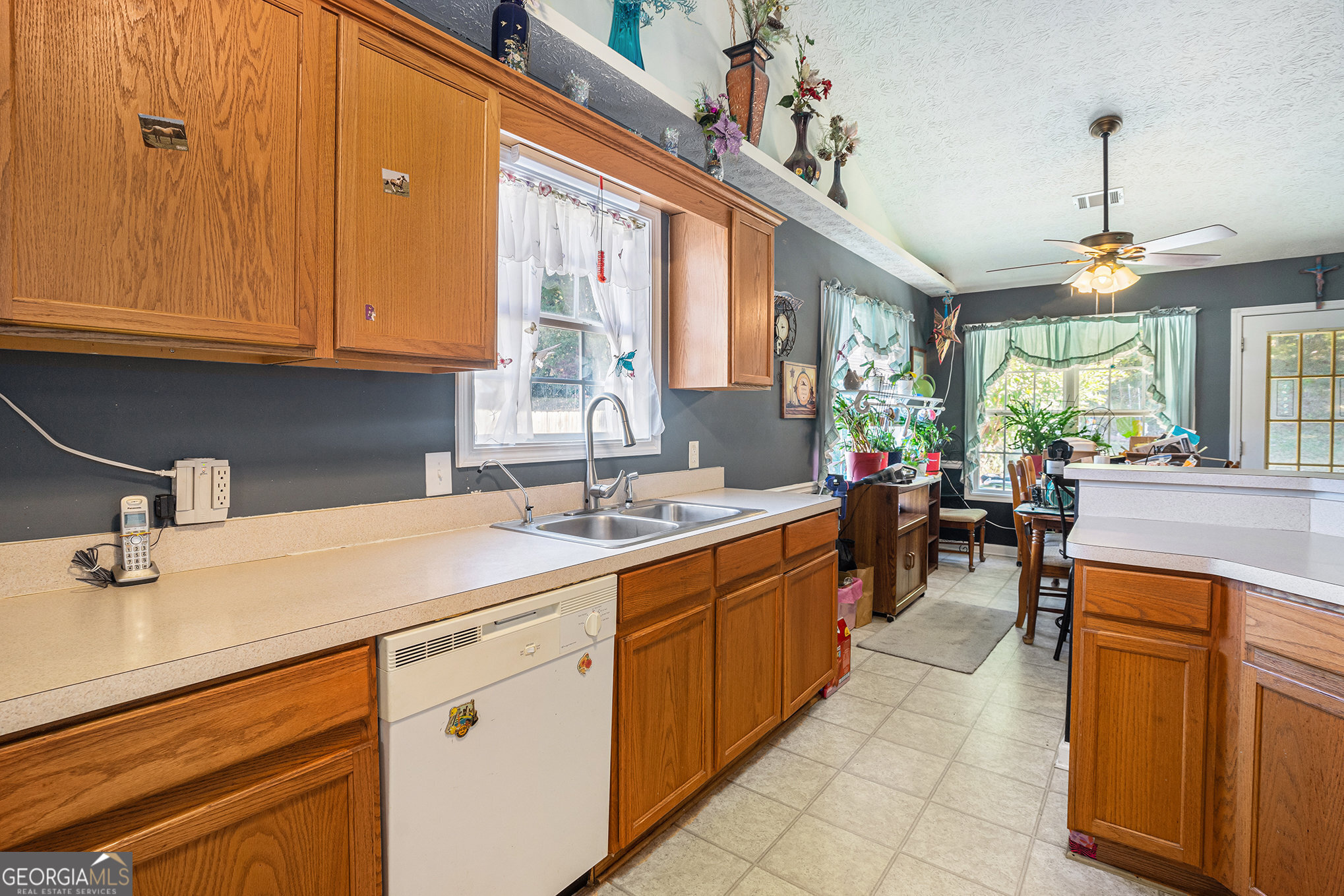 421 Arrowhatchee Drive Property Photo 4