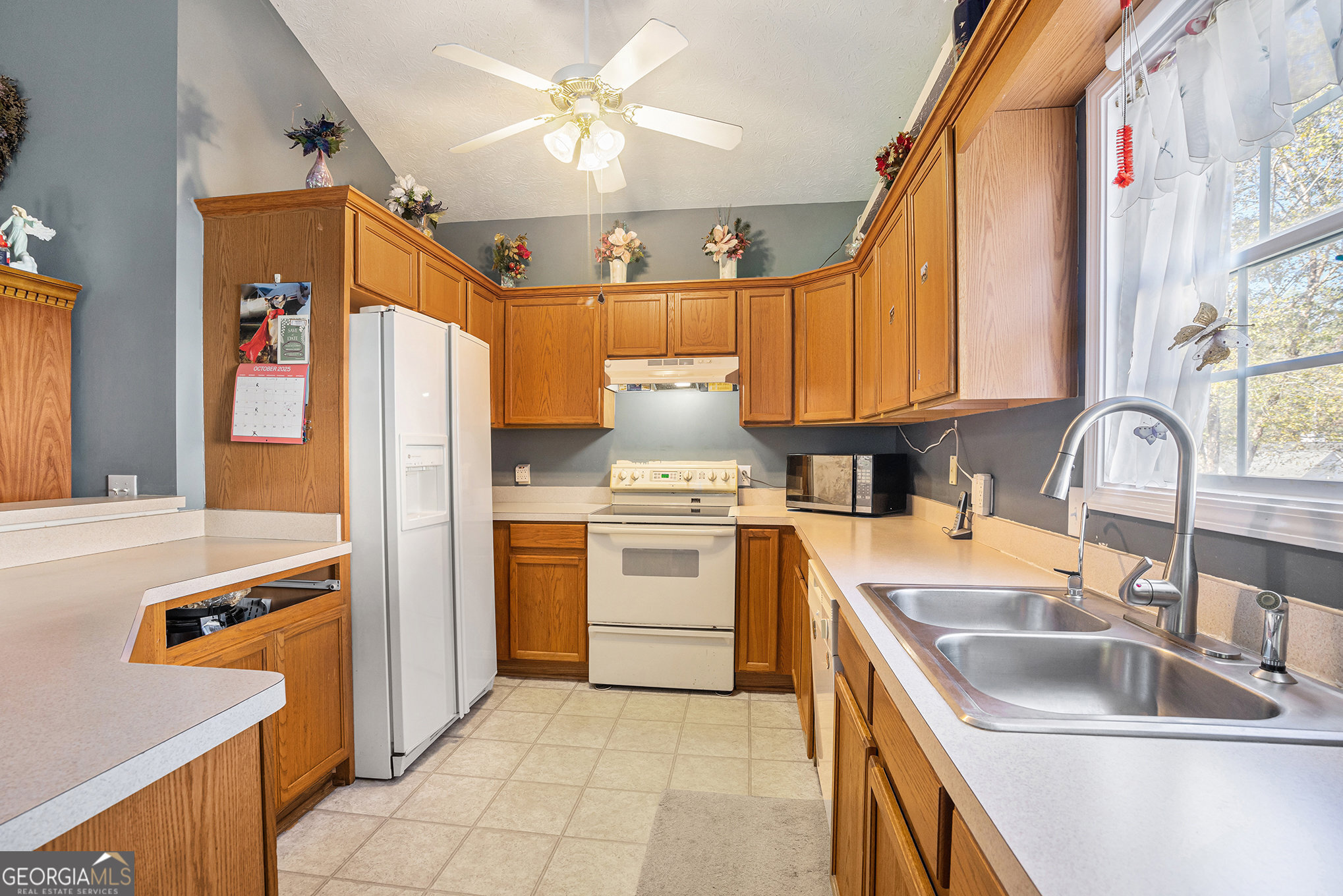 421 Arrowhatchee Drive Property Photo 6