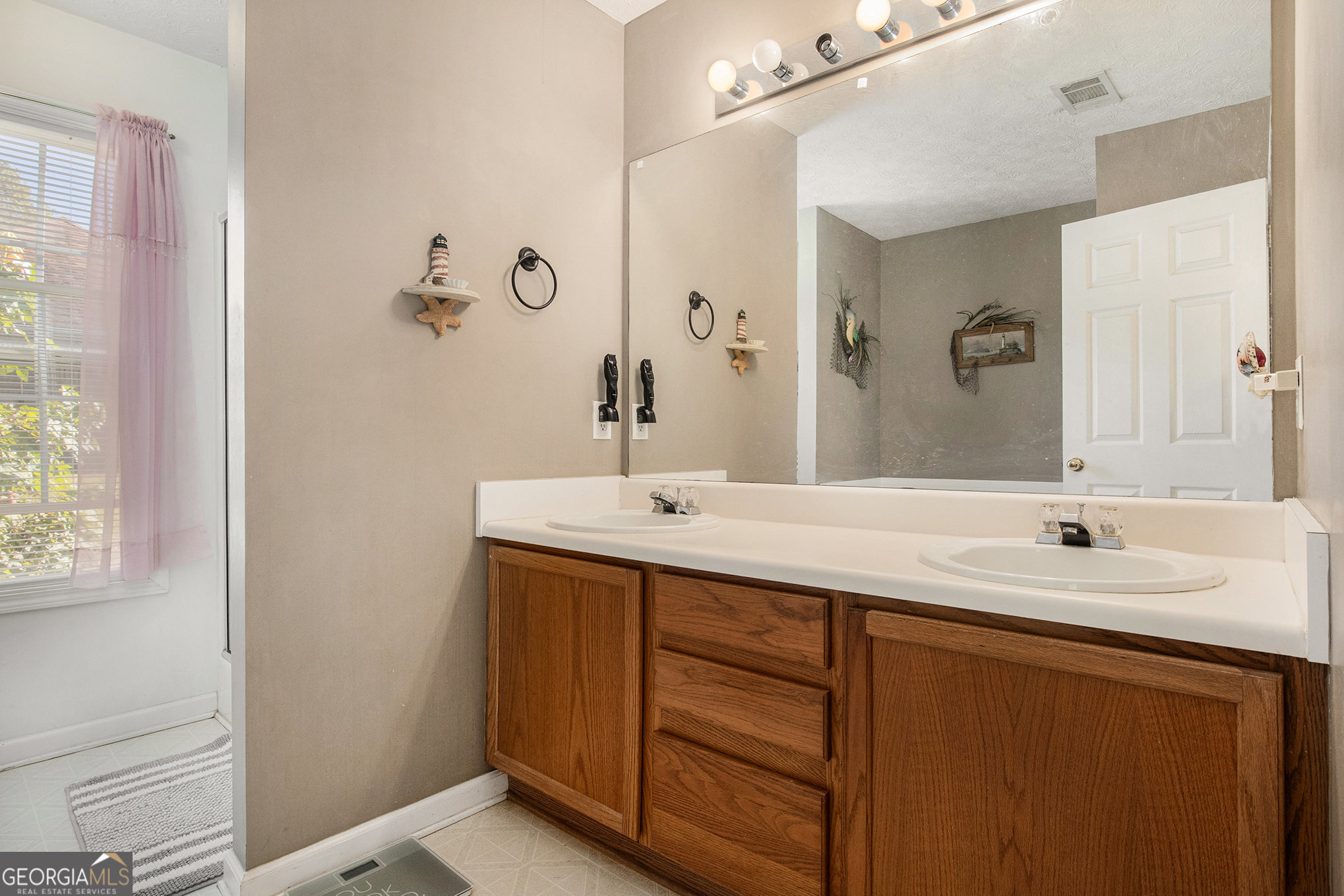 421 Arrowhatchee Drive Property Photo 11