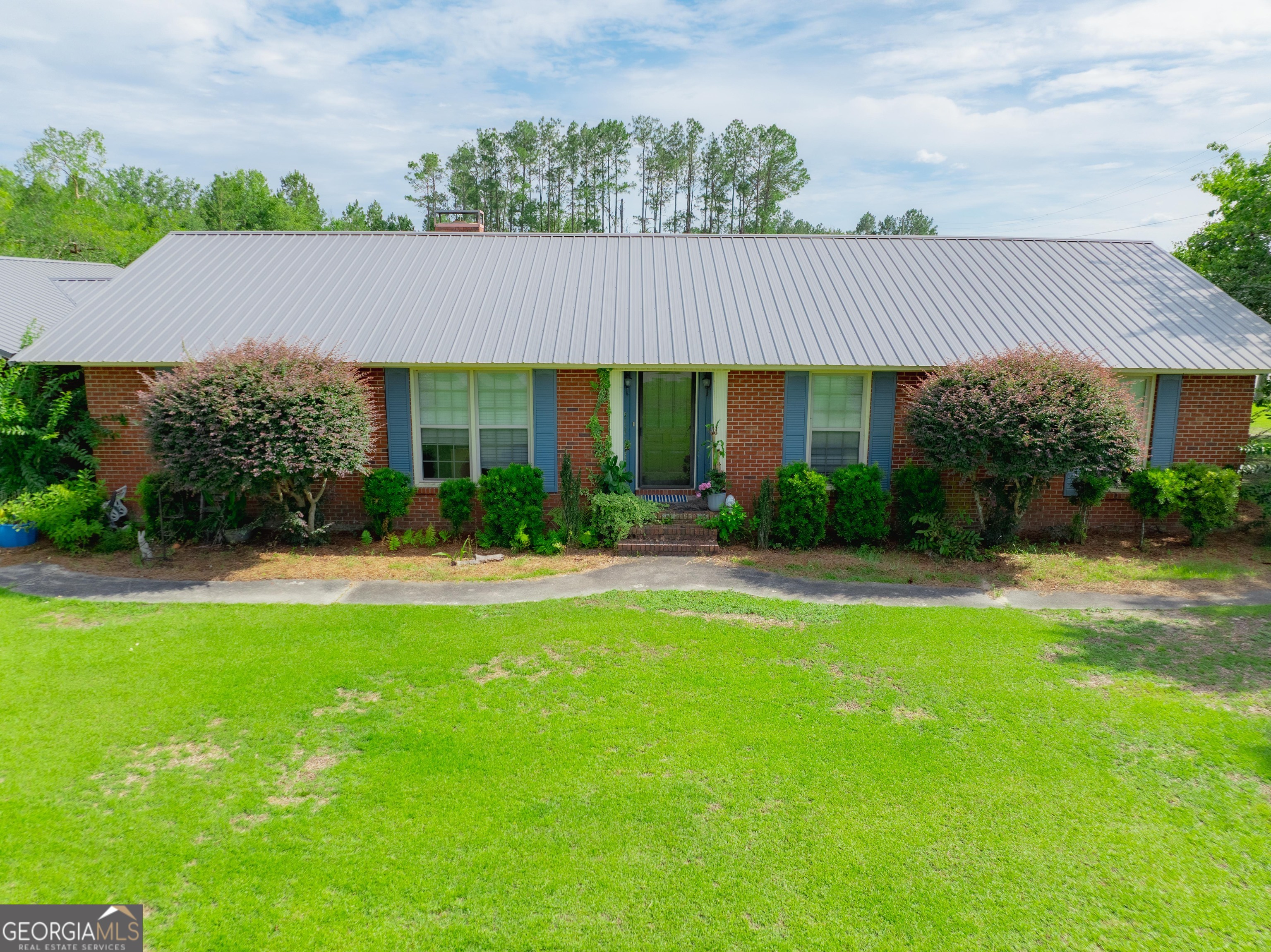 182 Myra Street Property Photo 2