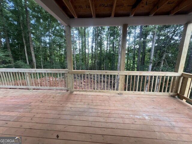 296 Stonington Drive Property Photo 5