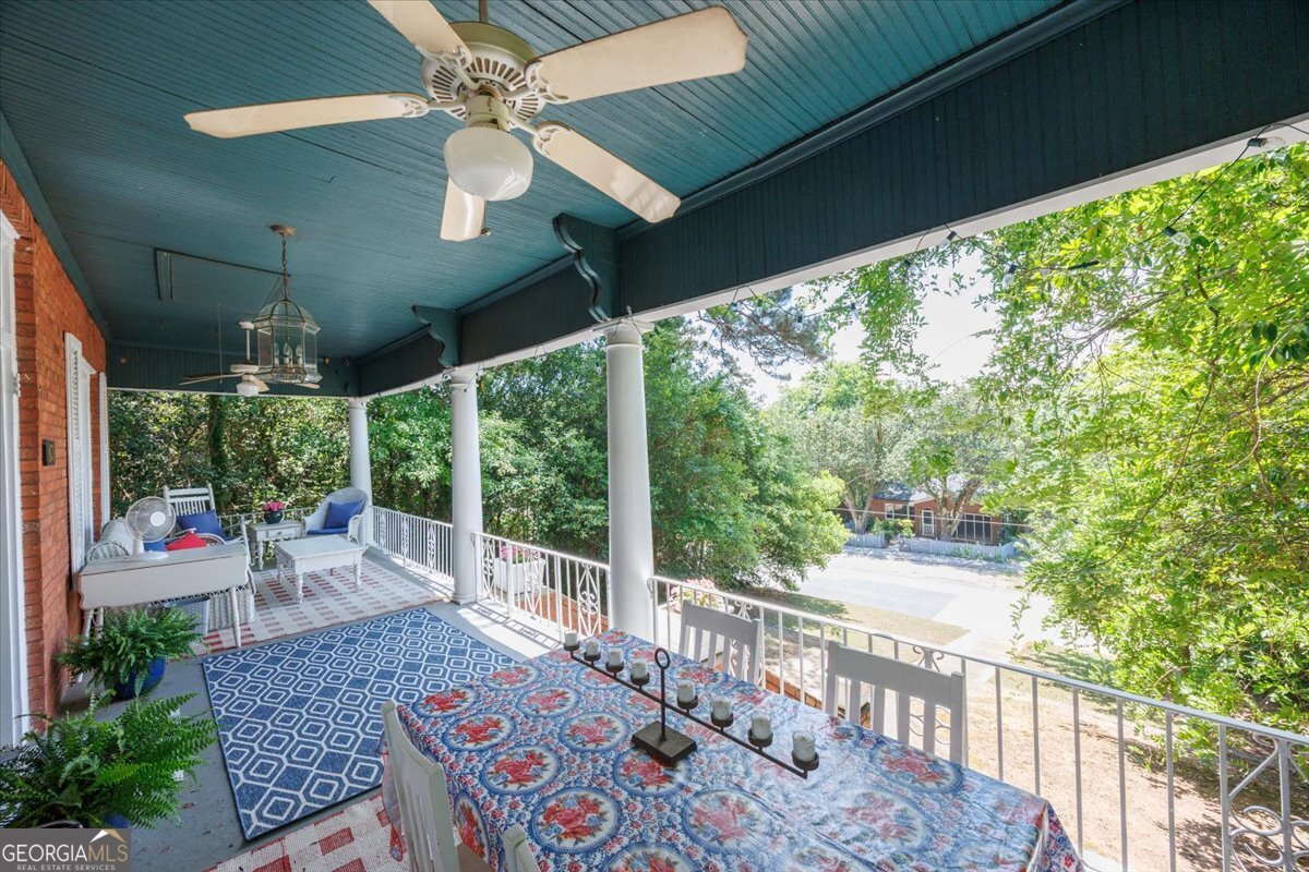 871 Boulevard Property Photo 3