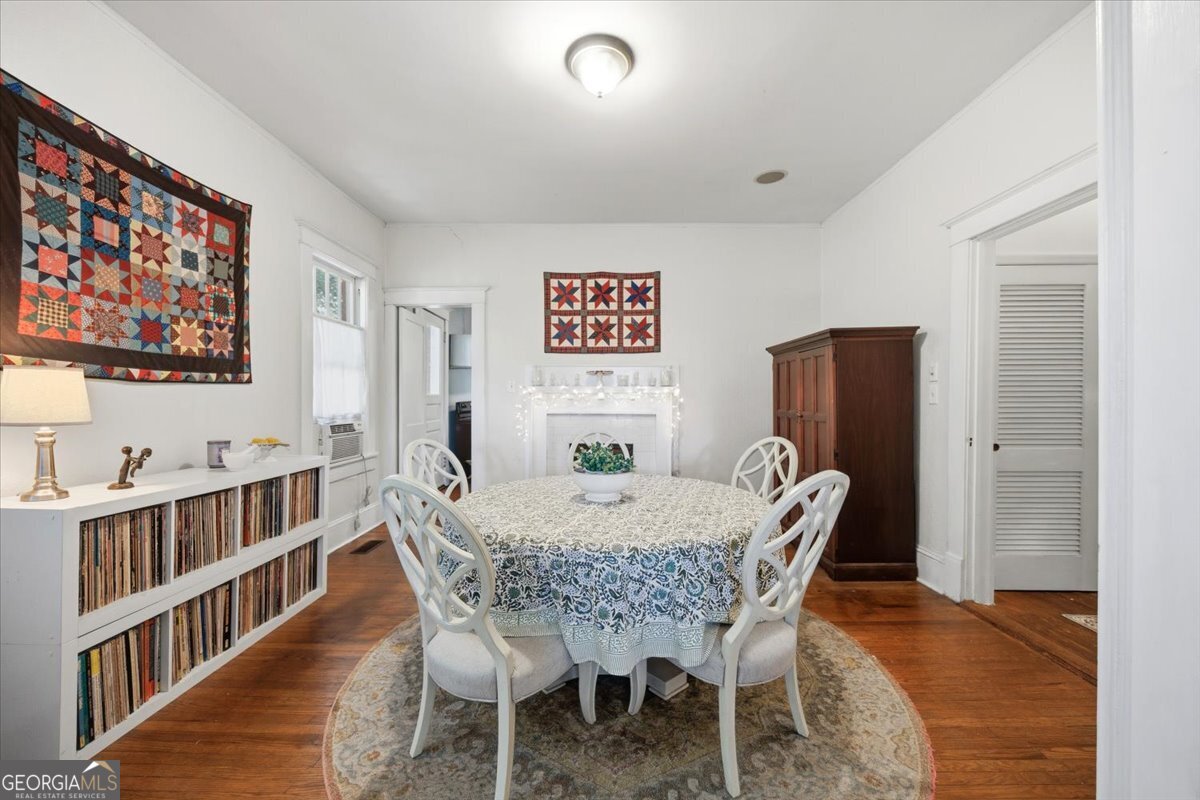 871 Boulevard Property Photo 8