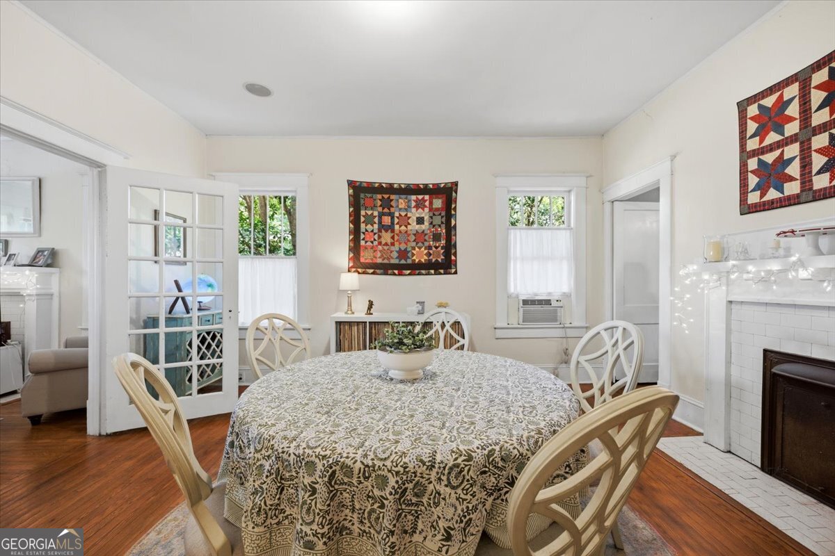 871 Boulevard Property Photo 9