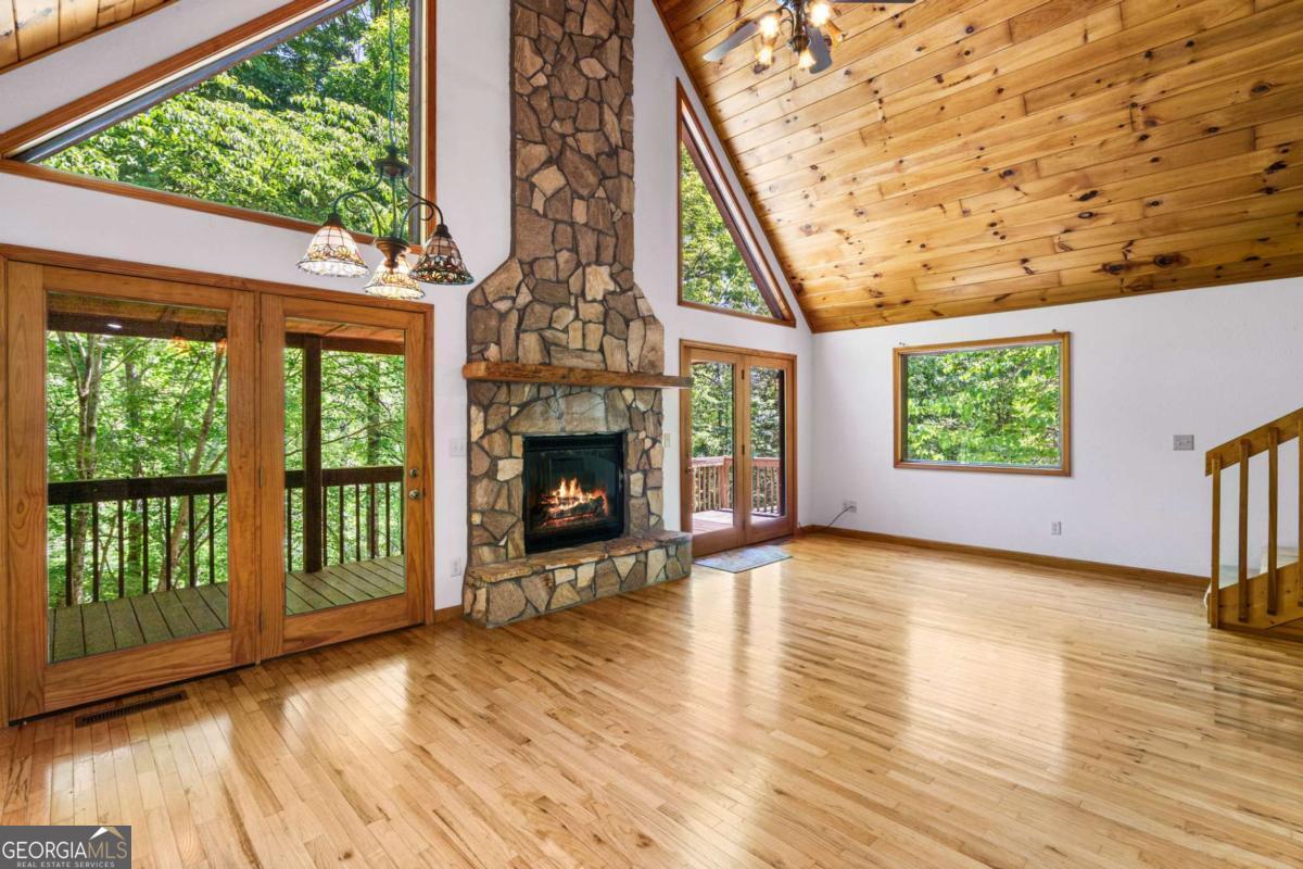 977 Tarheel Drive W Property Photo 3
