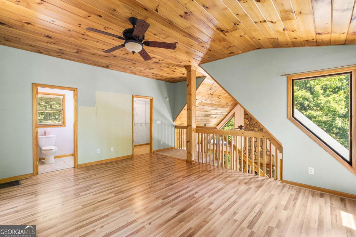 977 Tarheel Drive W Property Photo 9