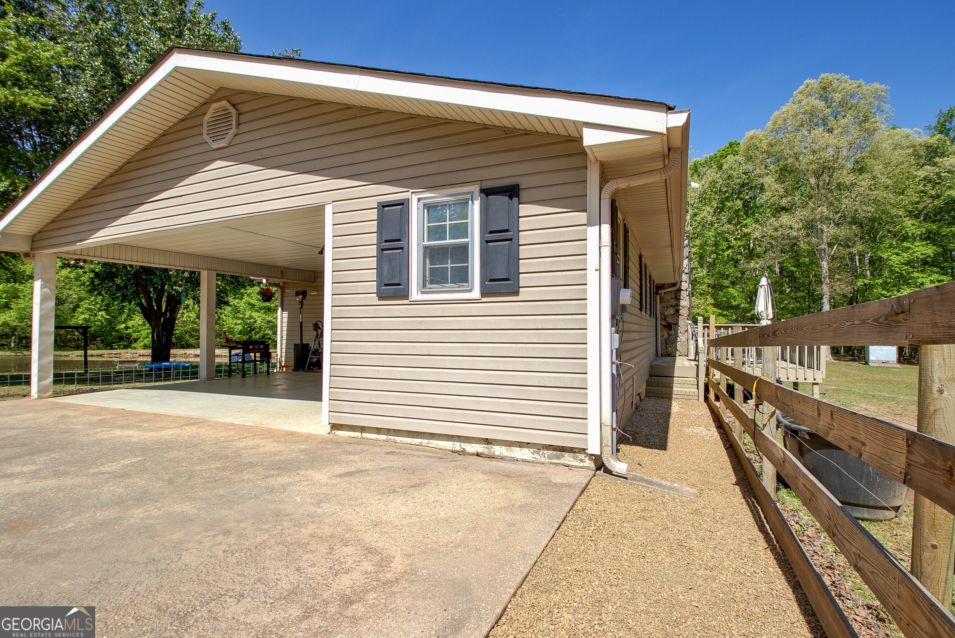 404 Tranquil Cemetary Road Property Photo 1