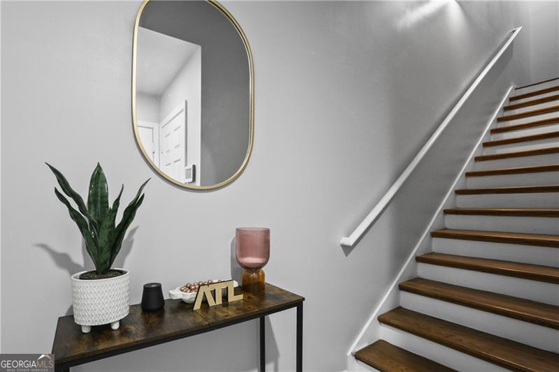 1112 Park Row S Property Photo 5
