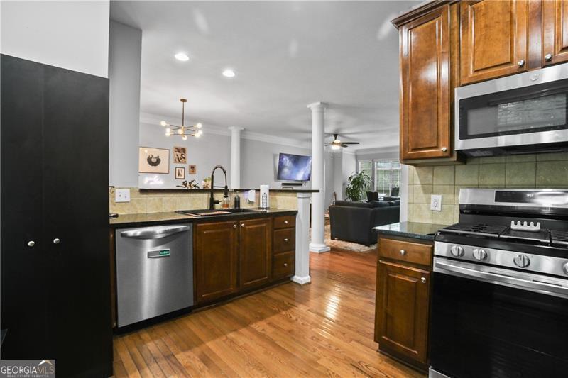1112 Park Row S Property Photo 8