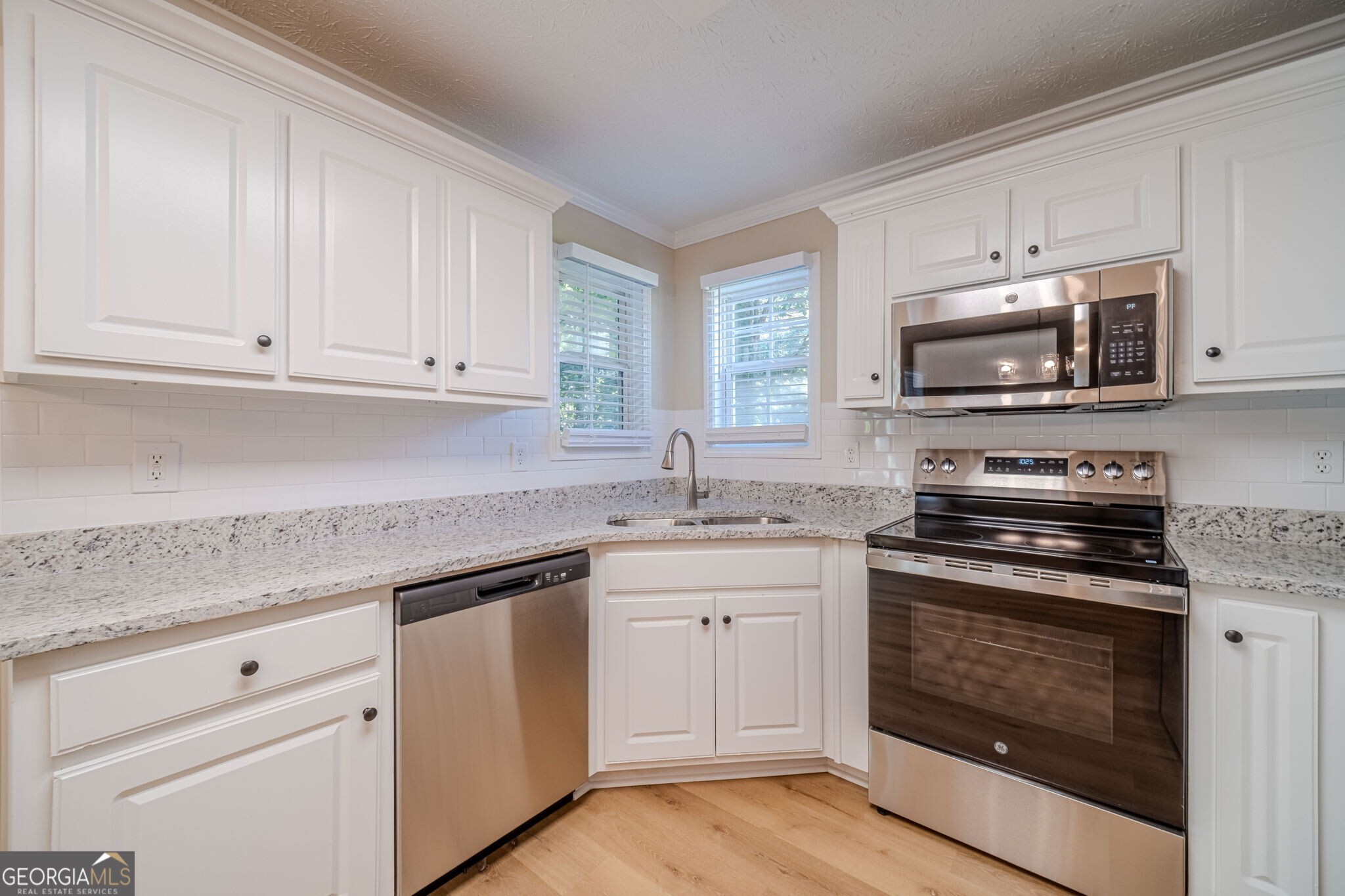 1825 River Run Road Property Photo 9
