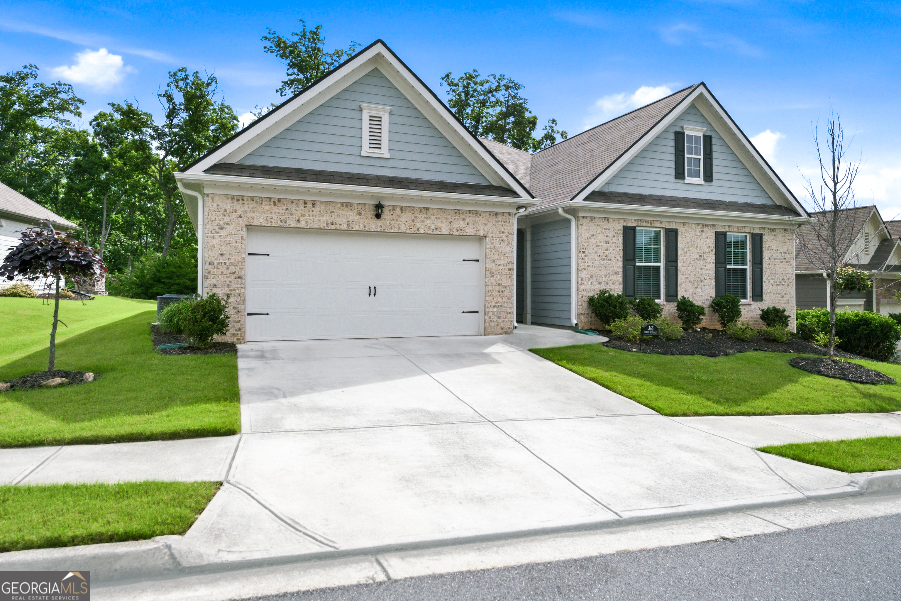 365 Cherokee Drive Property Photo 2