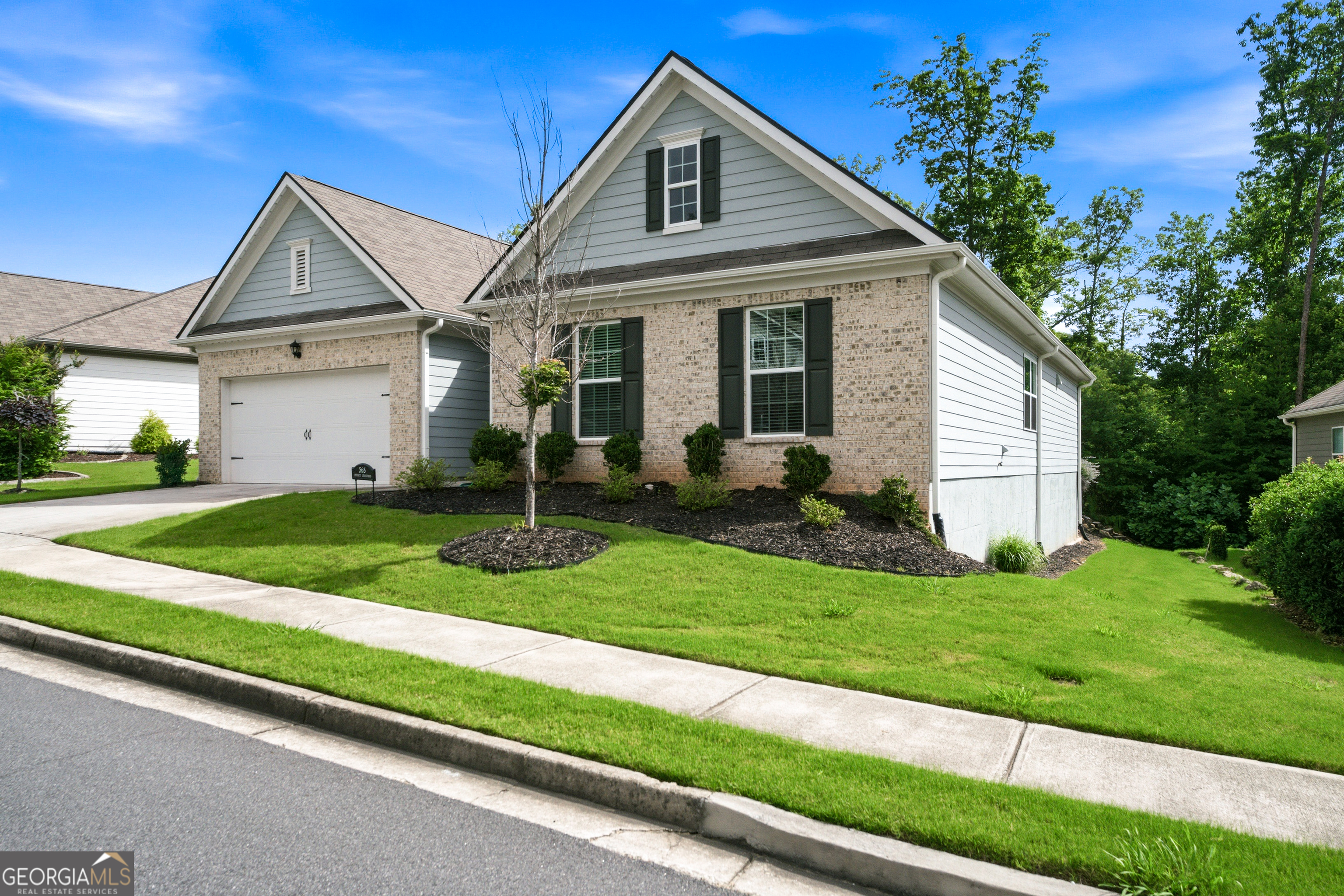 365 Cherokee Drive Property Photo 4