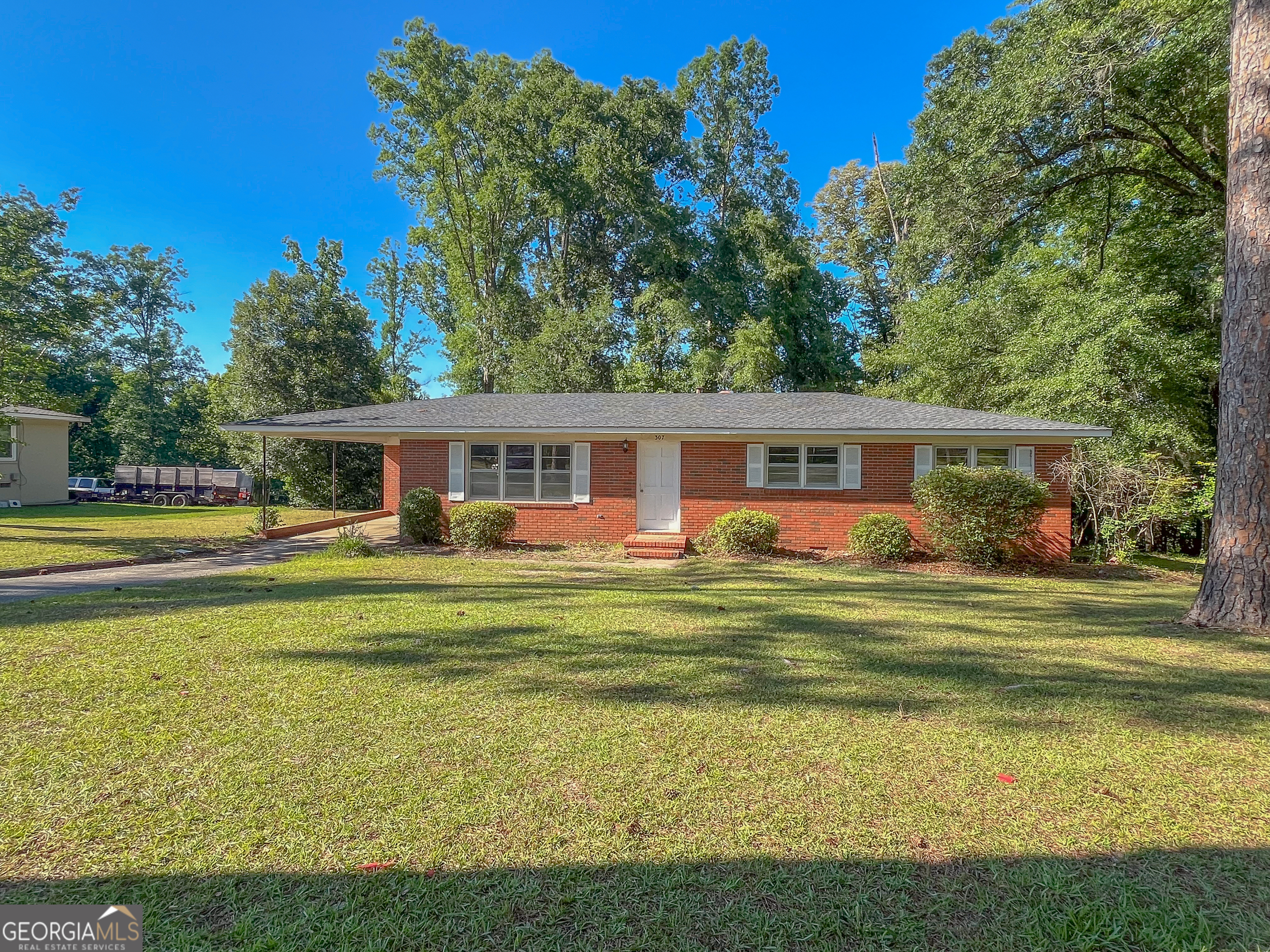 307 Brookdale Drive Property Photo 1