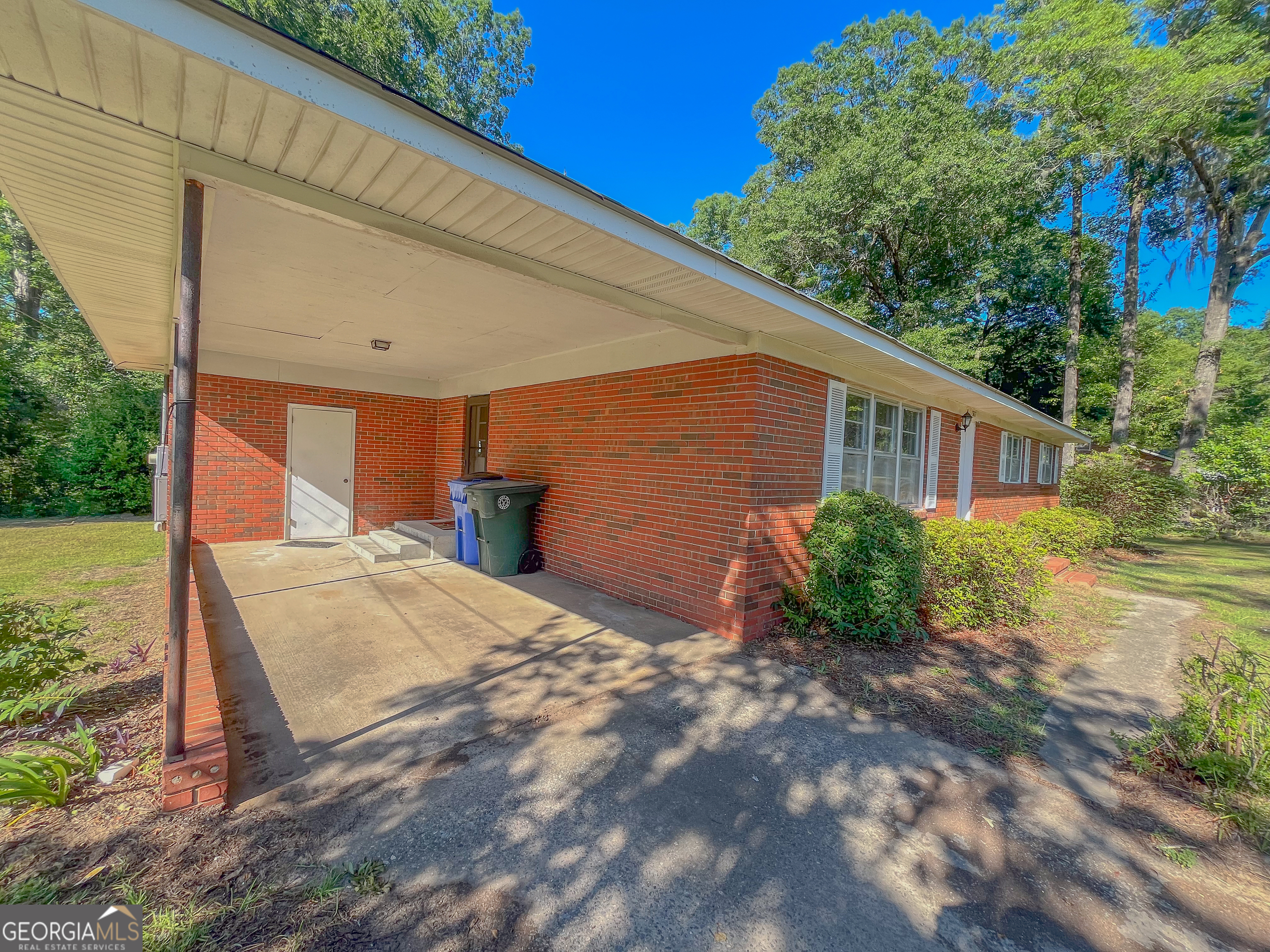 307 Brookdale Drive Property Photo 3