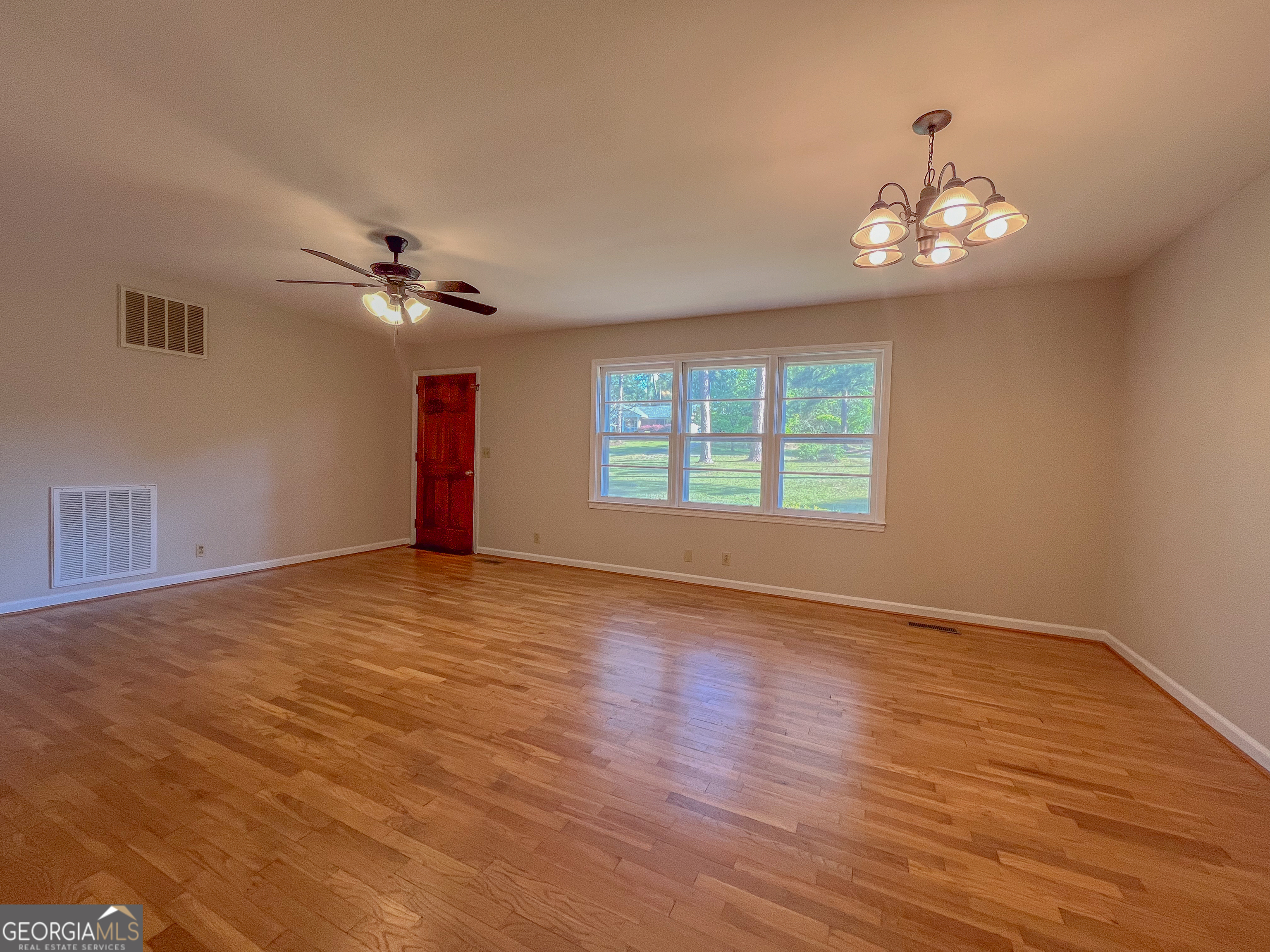 307 Brookdale Drive Property Photo 5