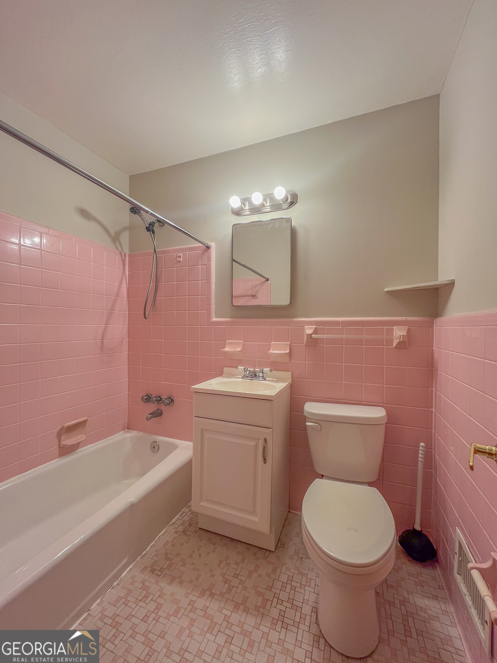 307 Brookdale Drive Property Photo 17