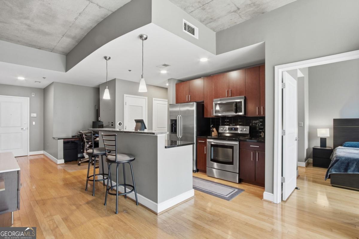 950 W Peachtree Street NW # 913 Property Photo 1