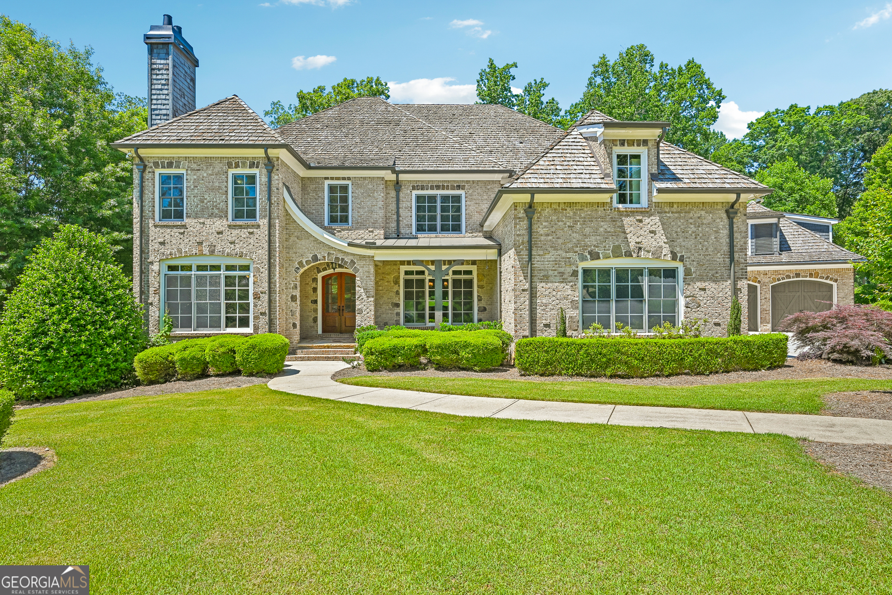 880 Crabapple Hill