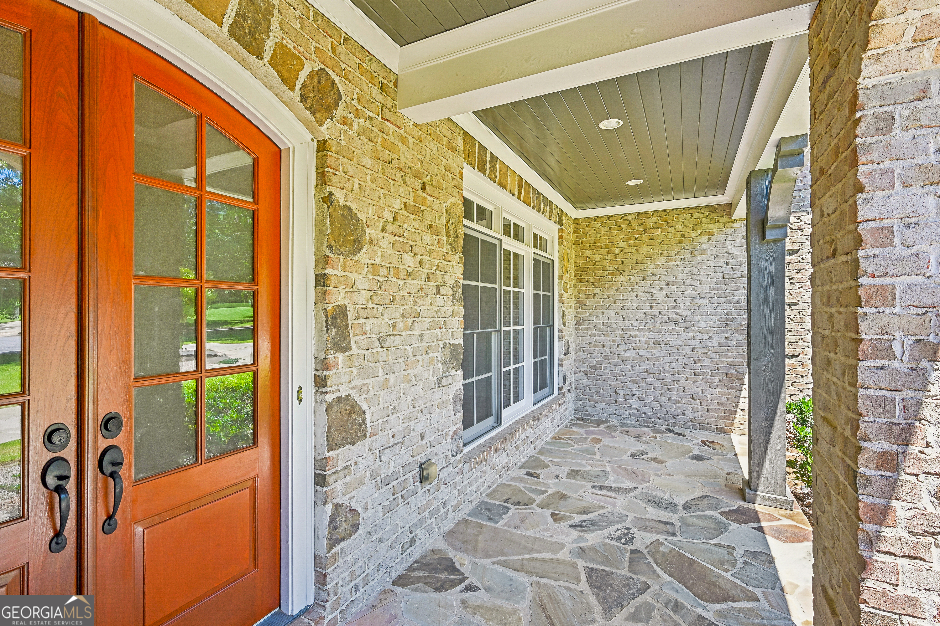 880 Crabapple Hill Property Photo 7