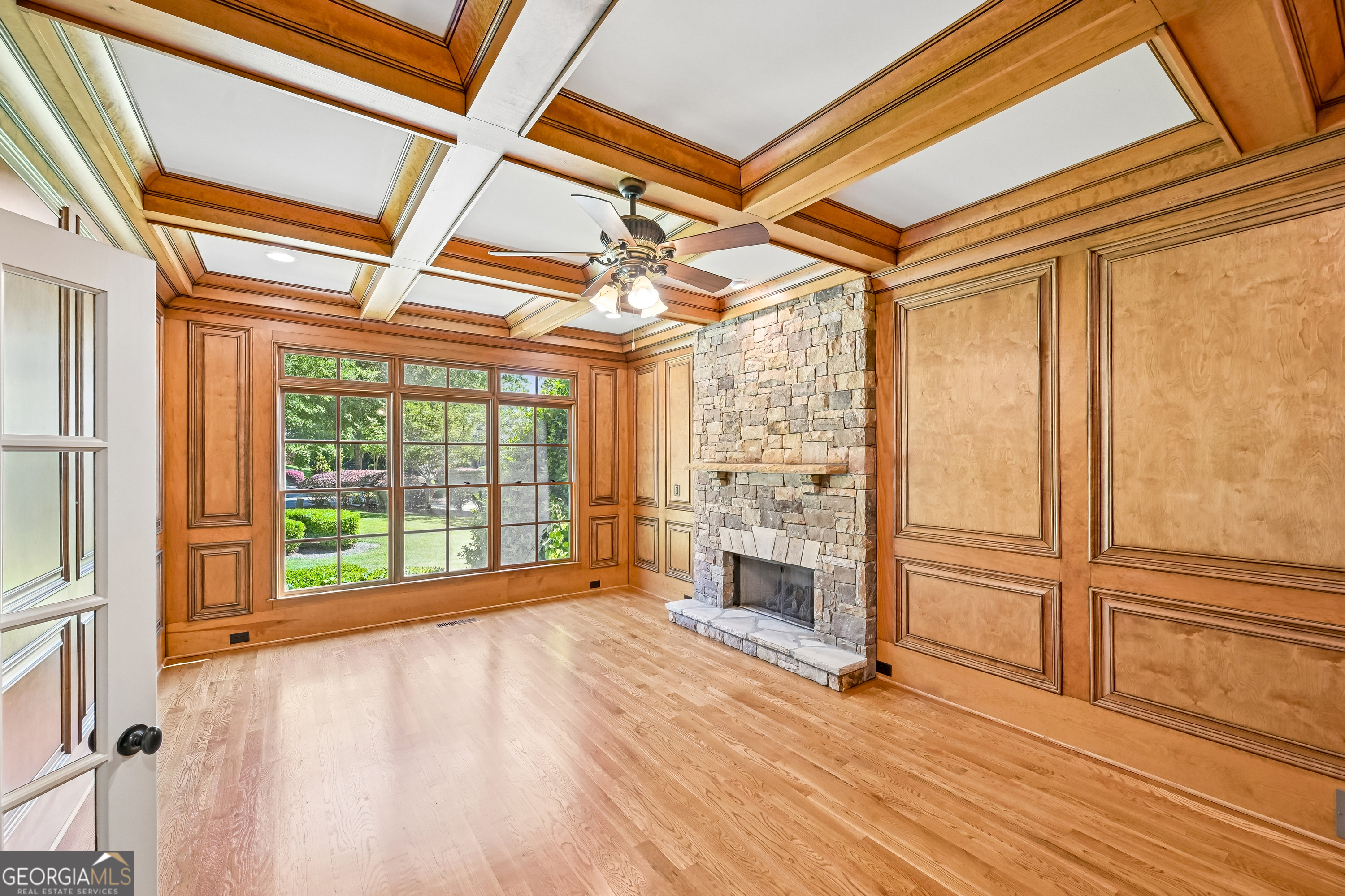880 Crabapple Hill Property Photo 12