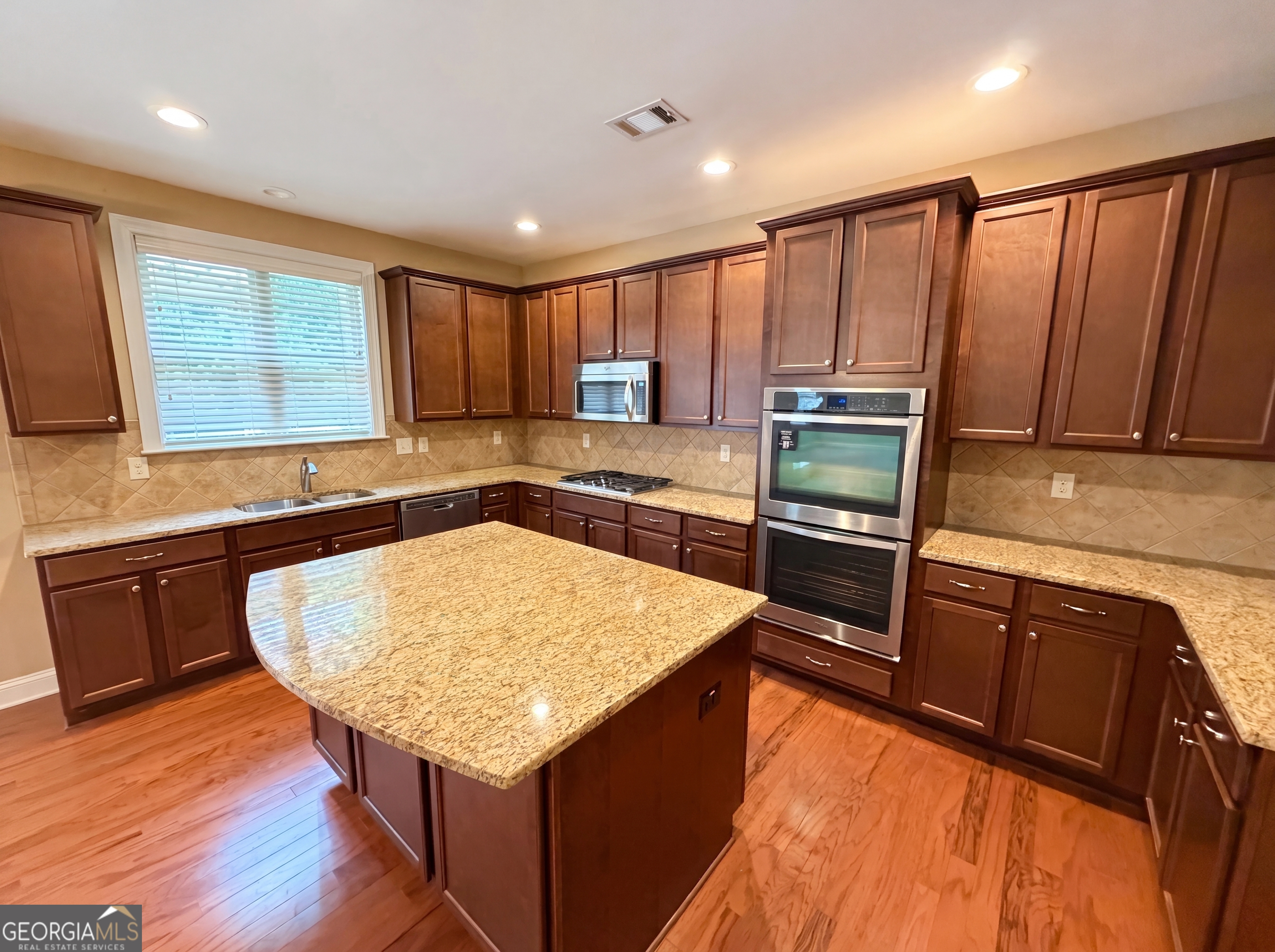 6565 Bentley Ridge Drive Property Photo 2