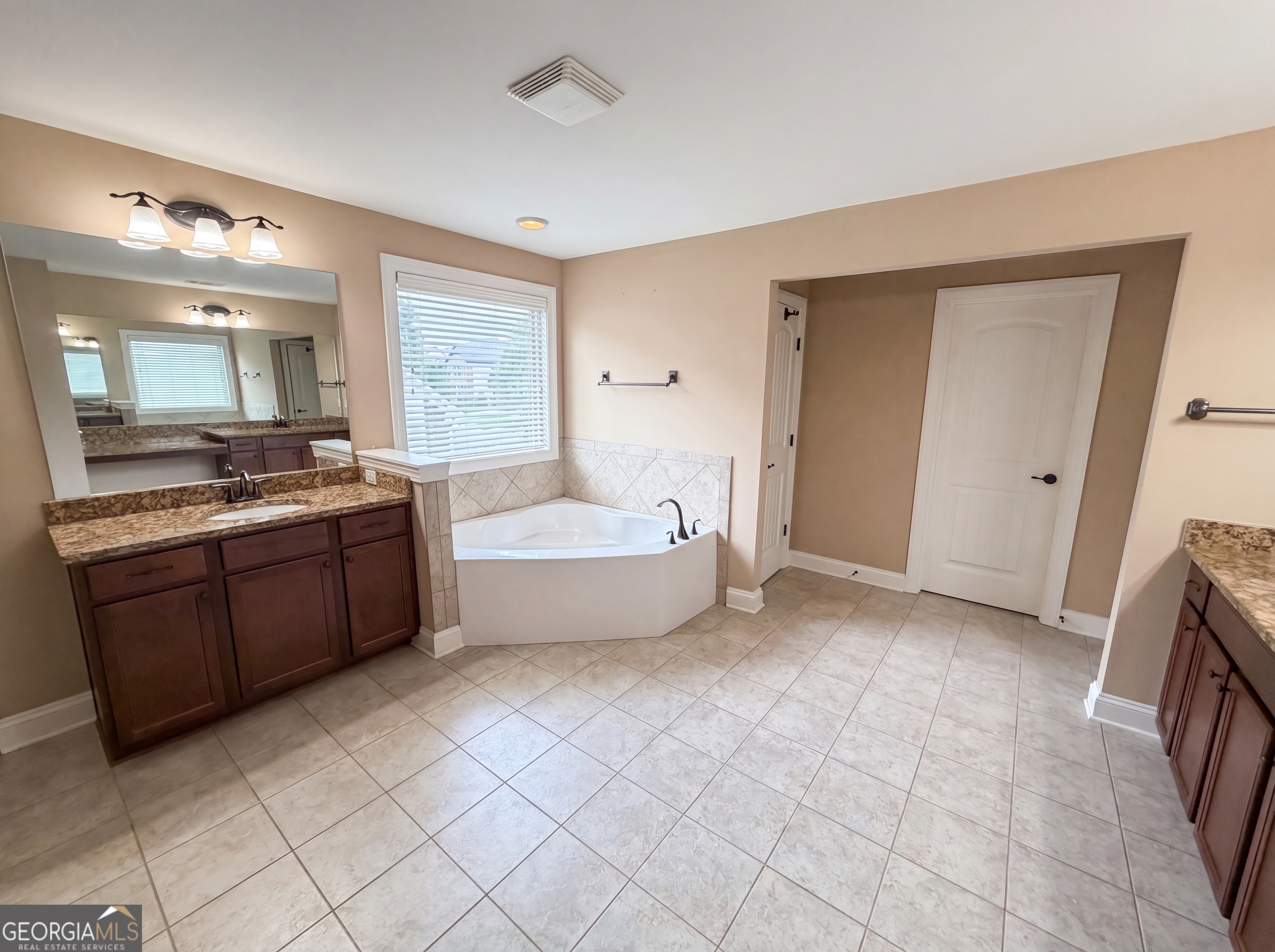 6565 Bentley Ridge Drive Property Photo 18