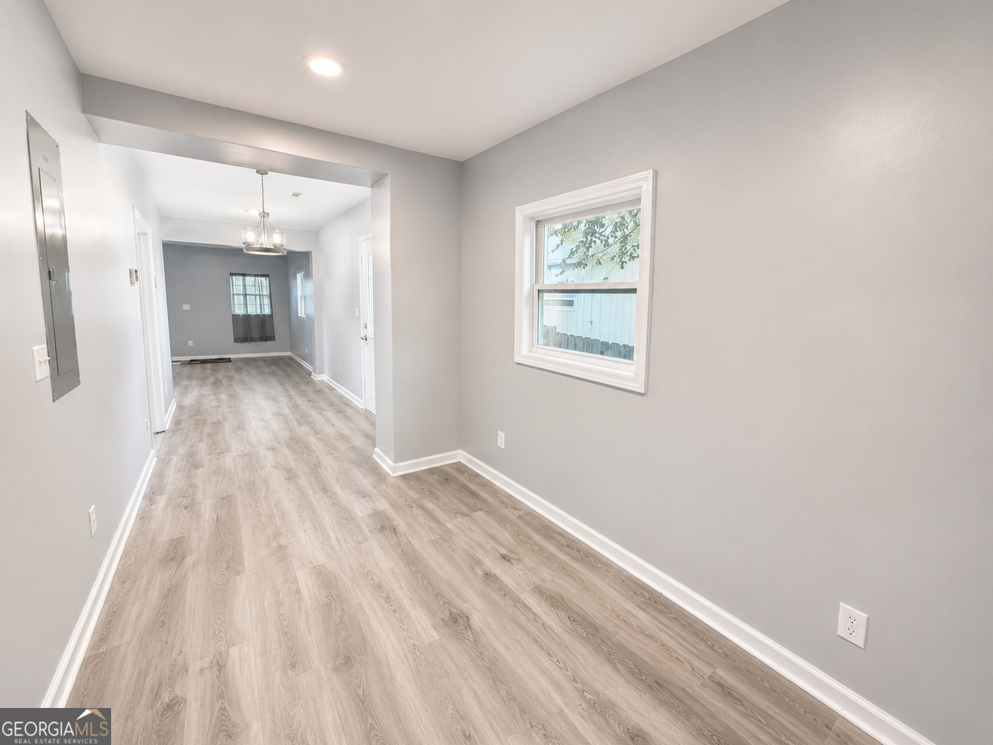 917 Garibaldi Street Sw Property Photo 4