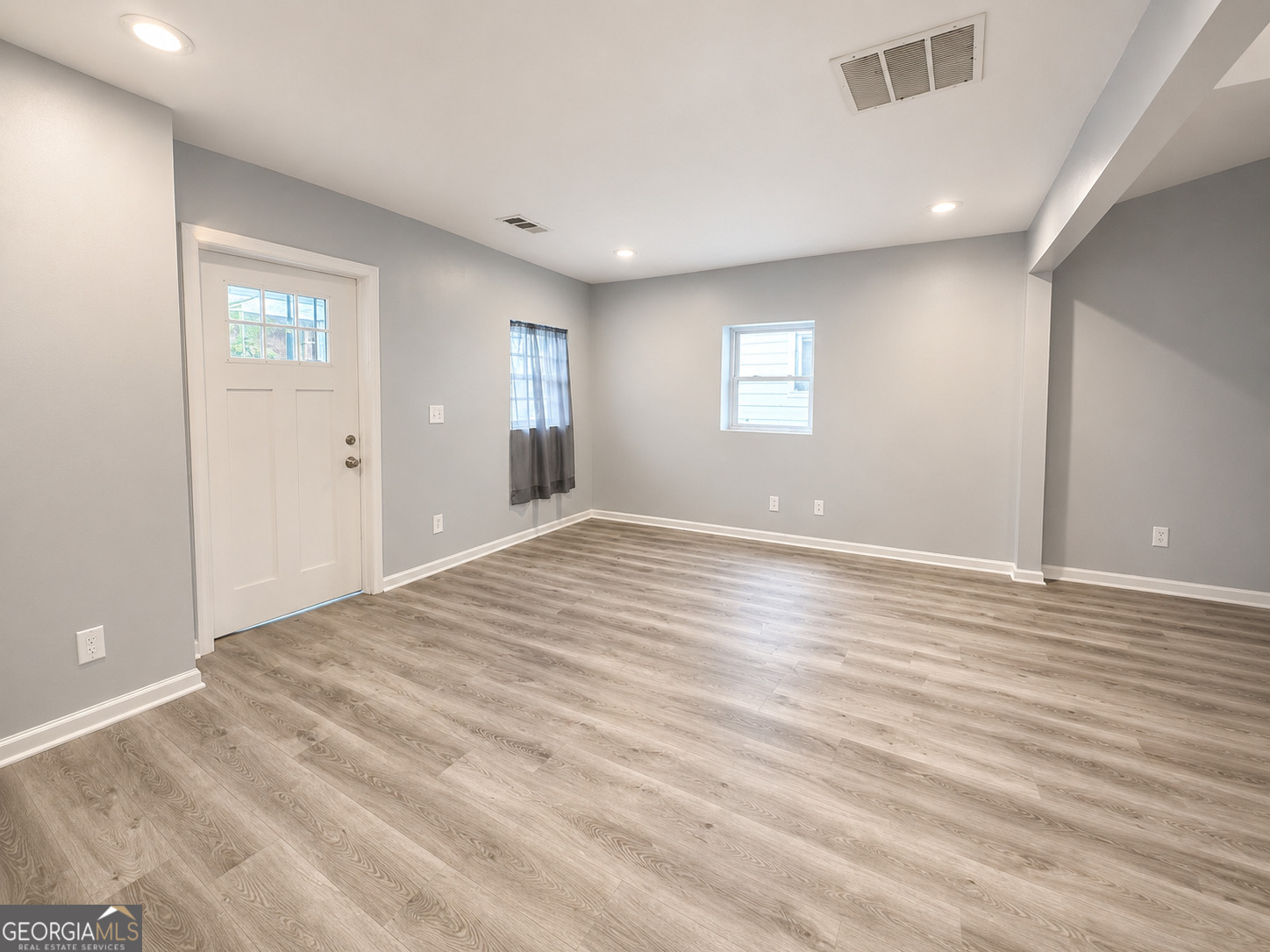 917 Garibaldi Street Sw Property Photo 5