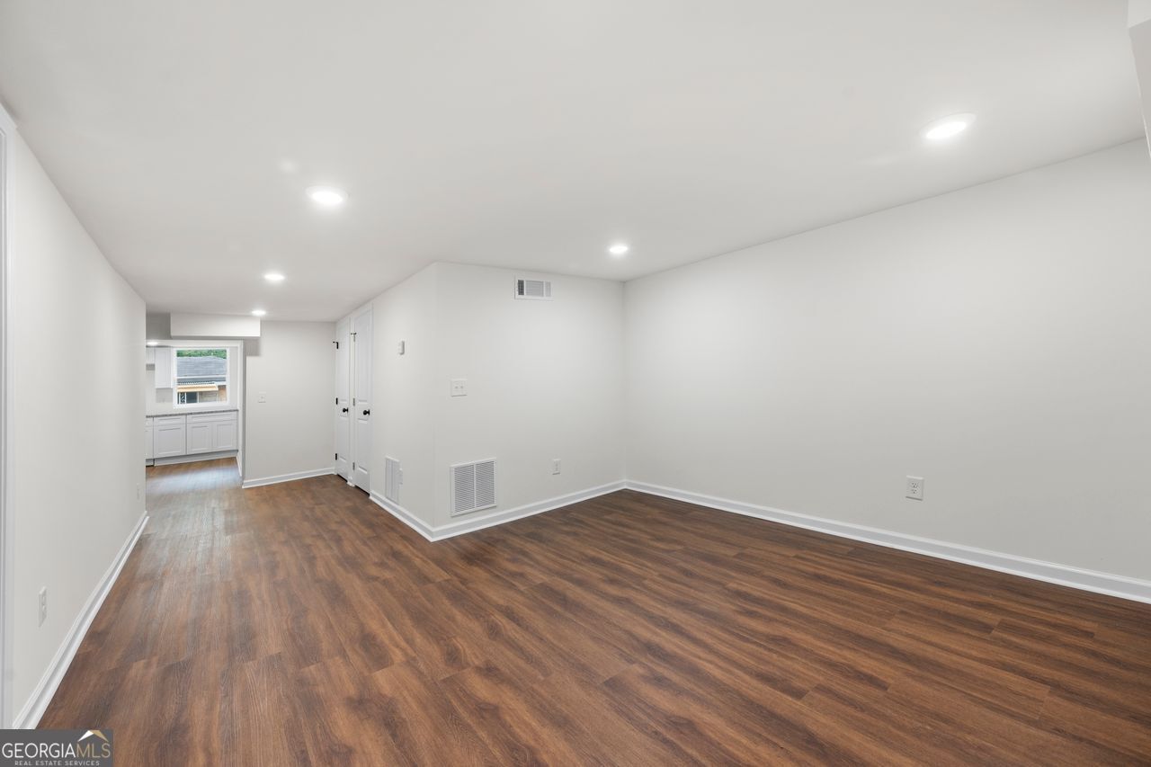 1721 Hortense Place Property Photo 14