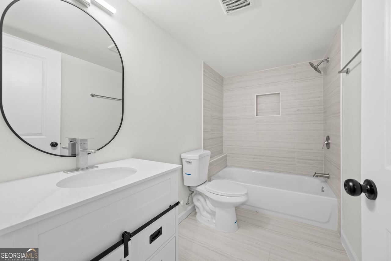 1721 Hortense Place Property Photo 15