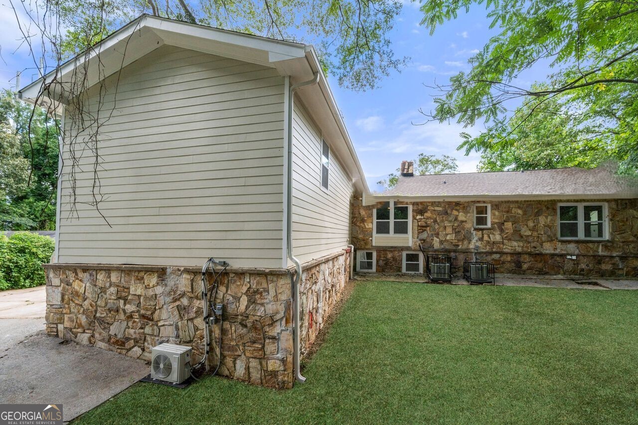1721 Hortense Place Property Photo 29