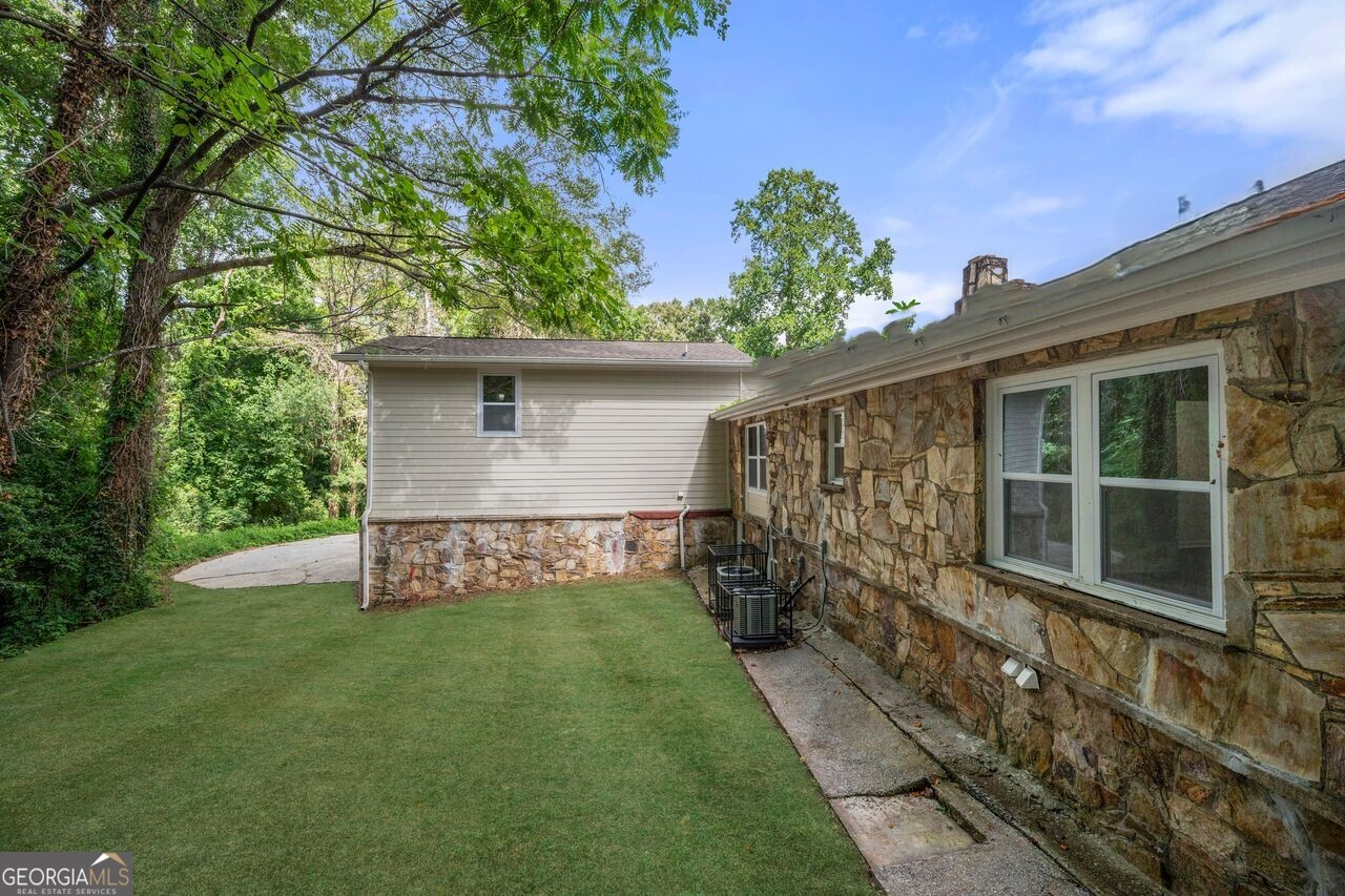 1721 Hortense Place Property Photo 31