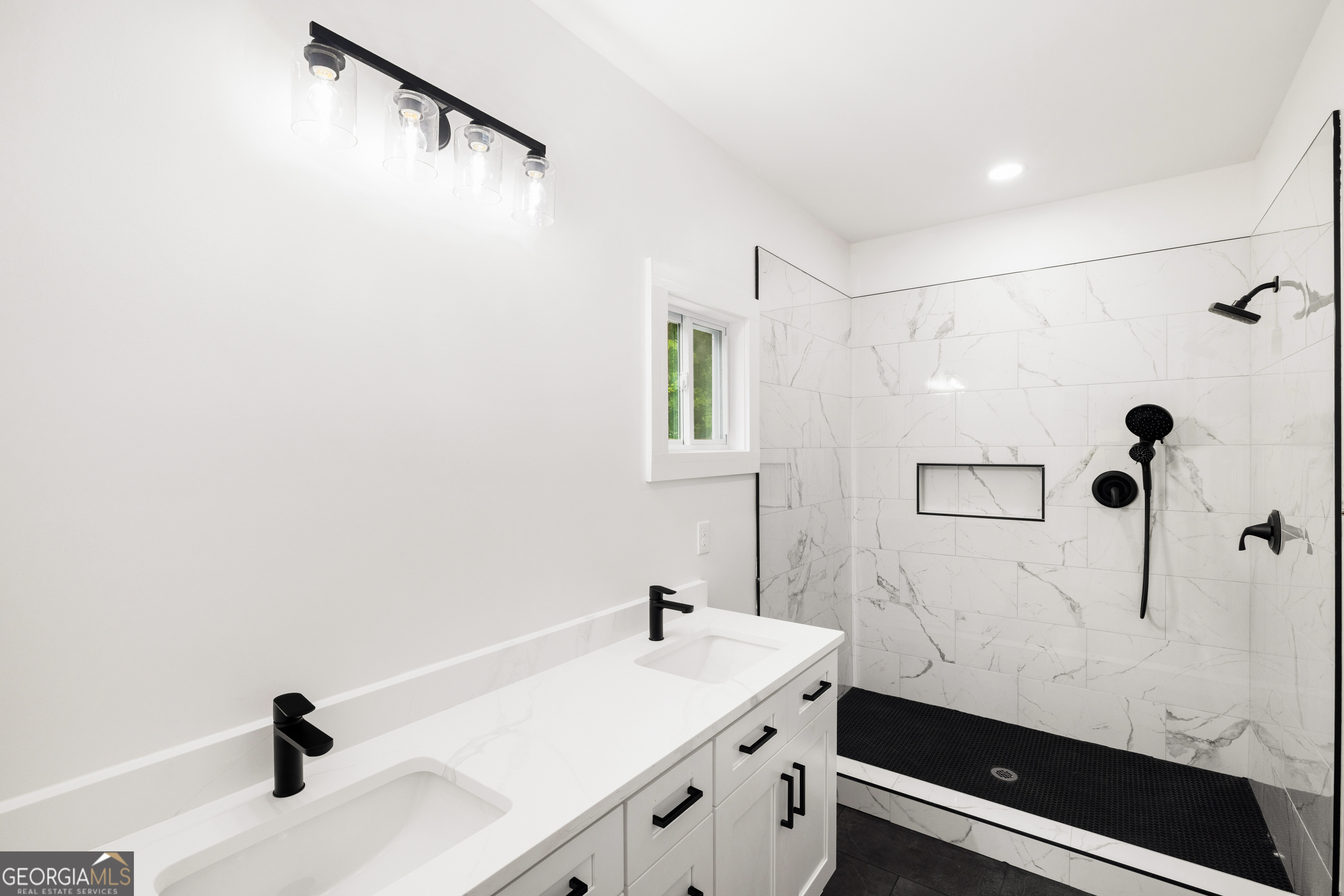 173 Frontier Road Property Photo 28